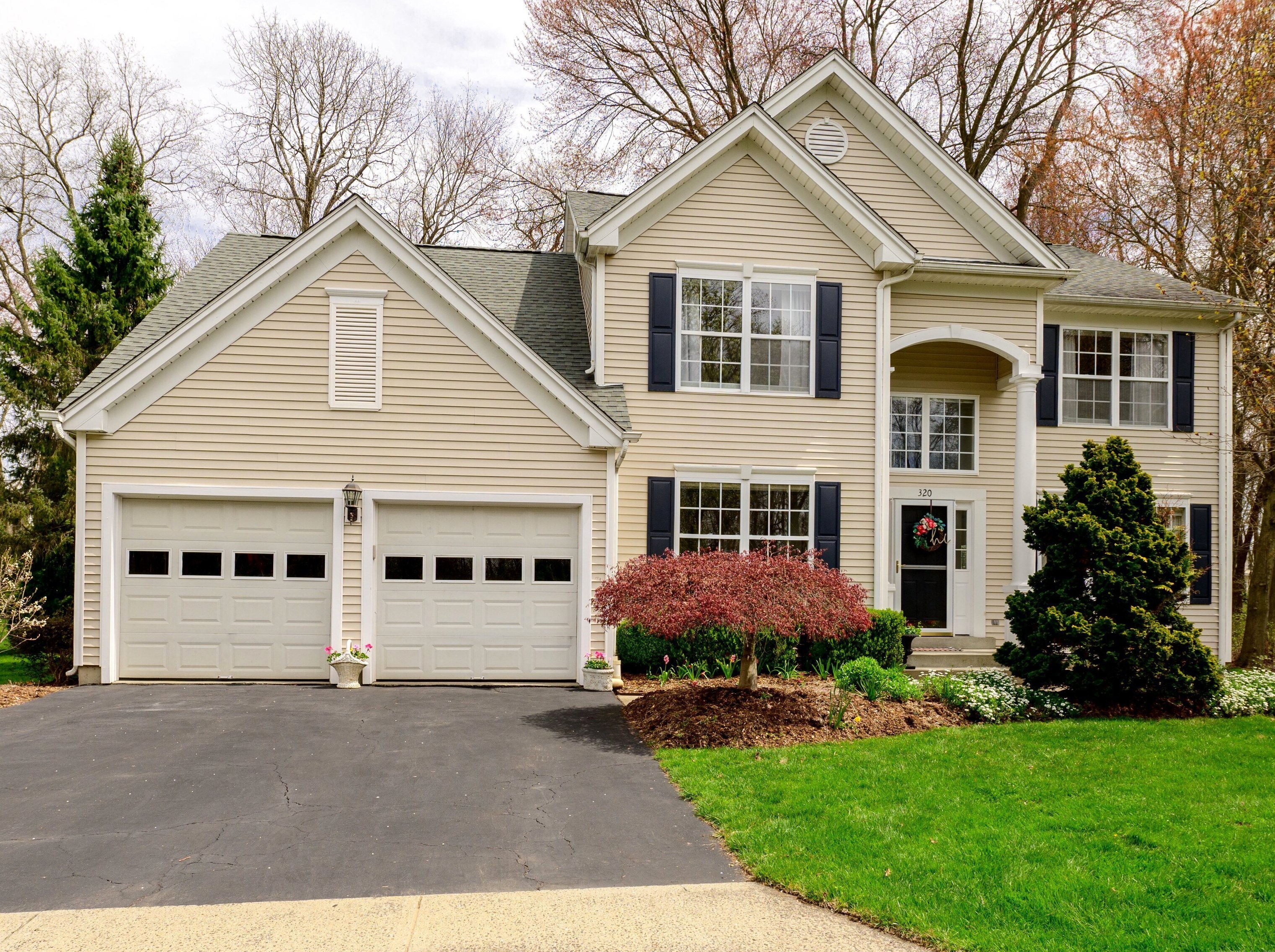 320 Acorn Ln, Milford, CT 06461 exterior