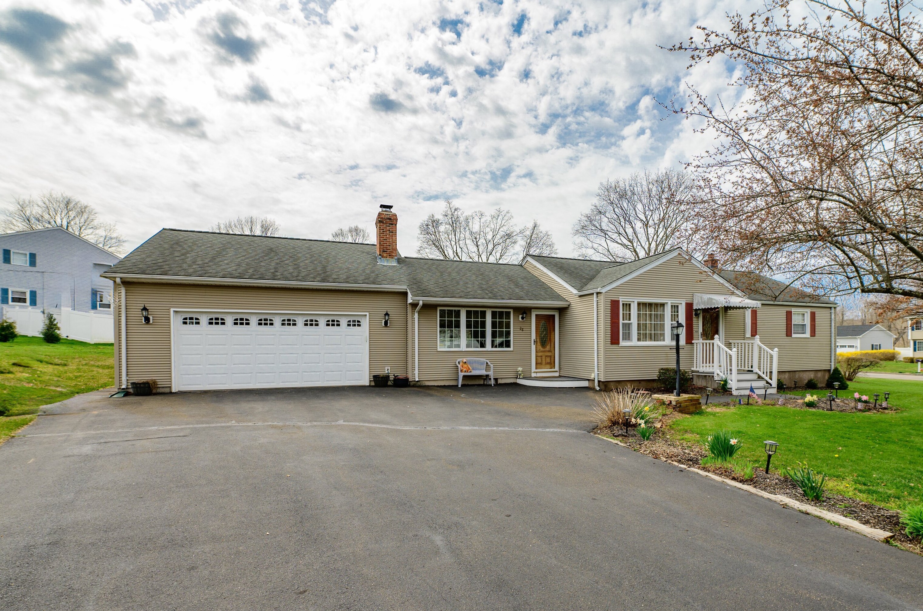 28 Williams Rd, North Branford, CT 06471 exterior