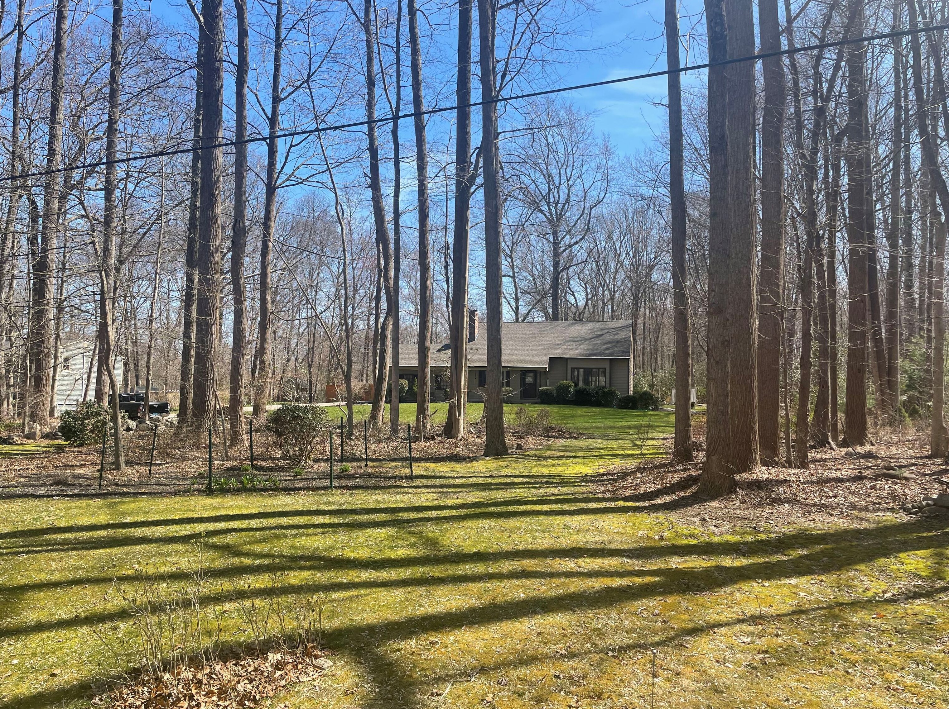 11 Whippoorwill Dr, Gales Ferry, CT 06335 exterior