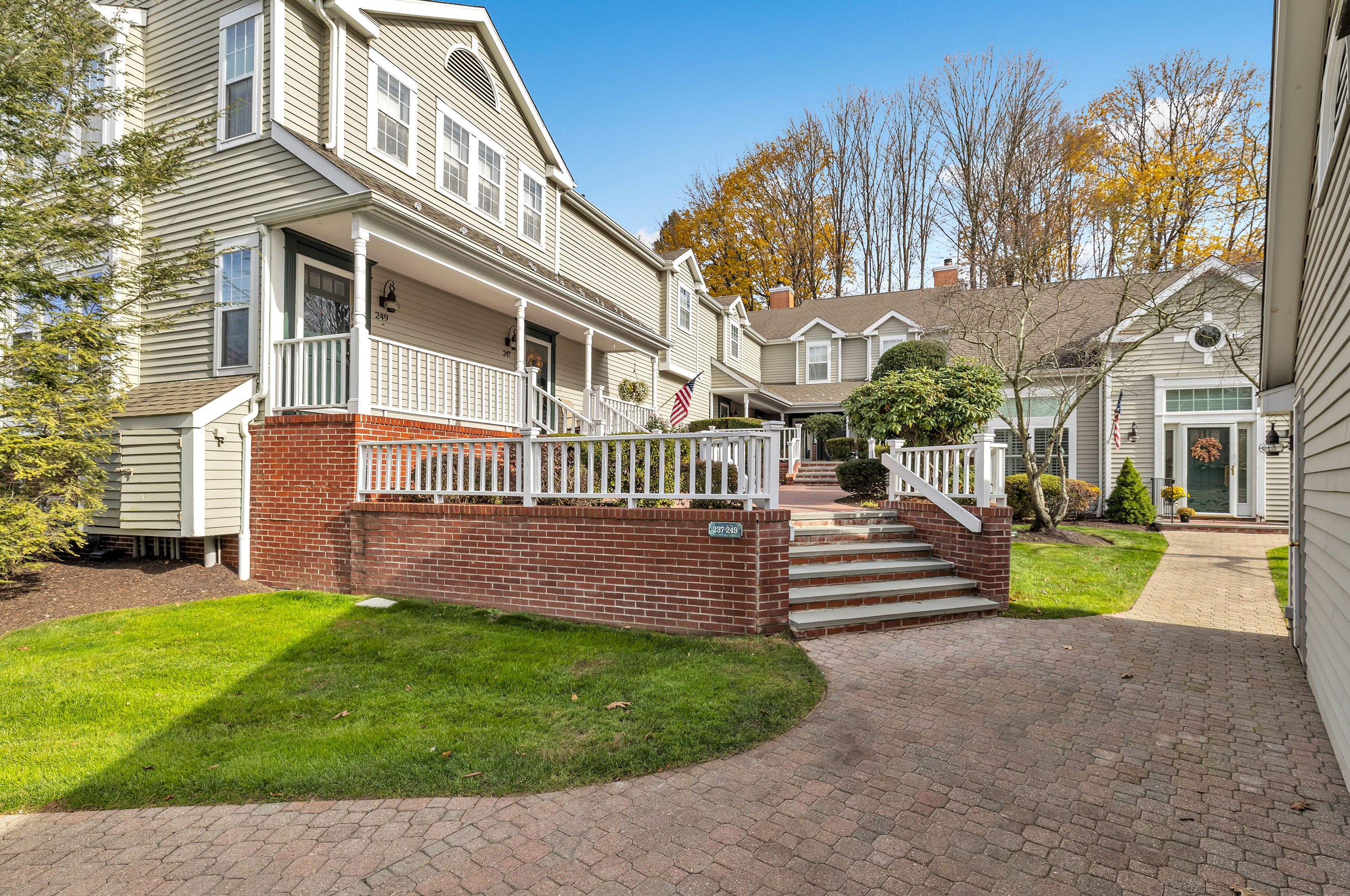 245 Mayfield Dr, Bridgeport, CT 06611 exterior