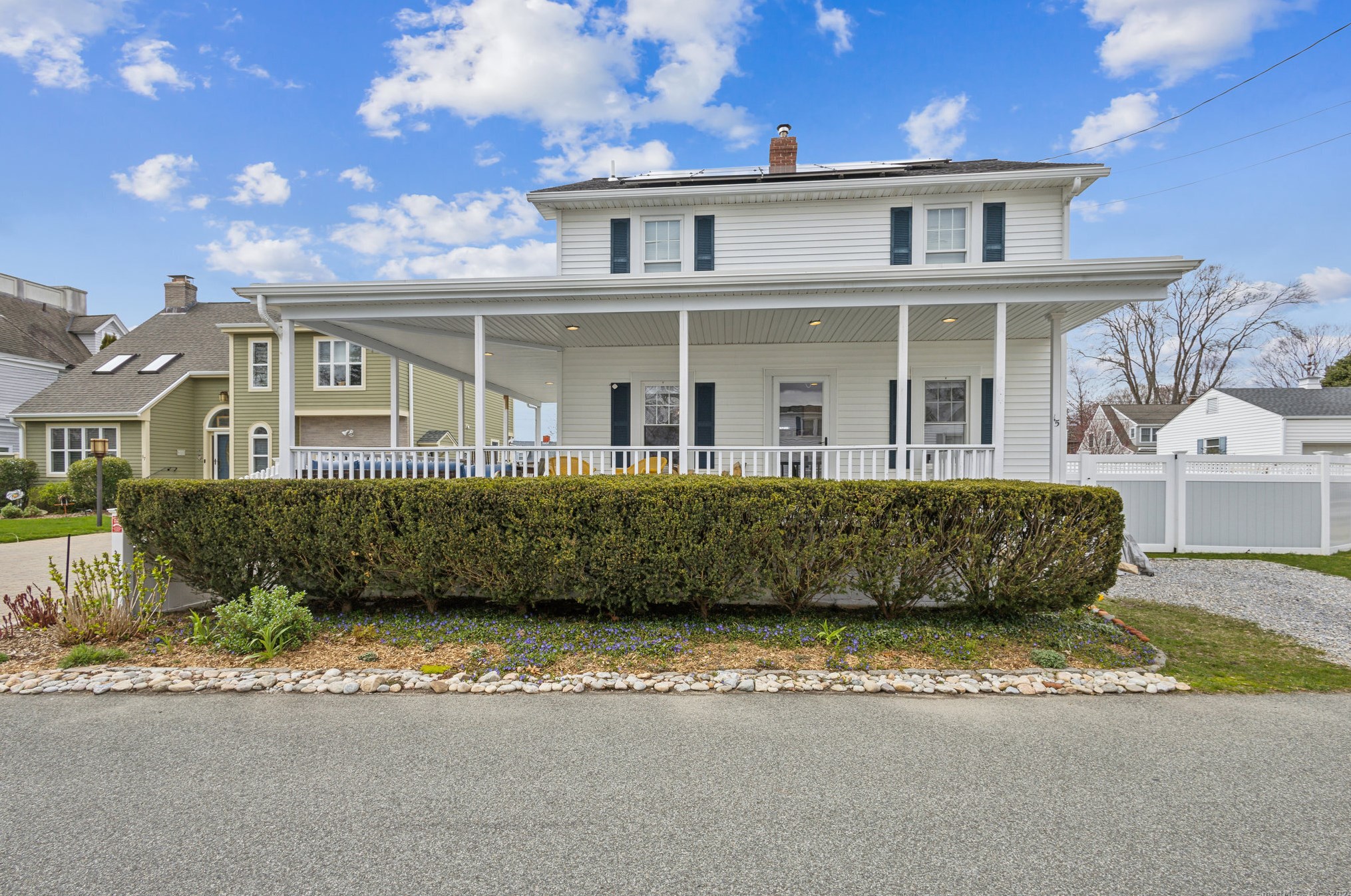 15 Sols Point Rd, Clinton, CT 06413