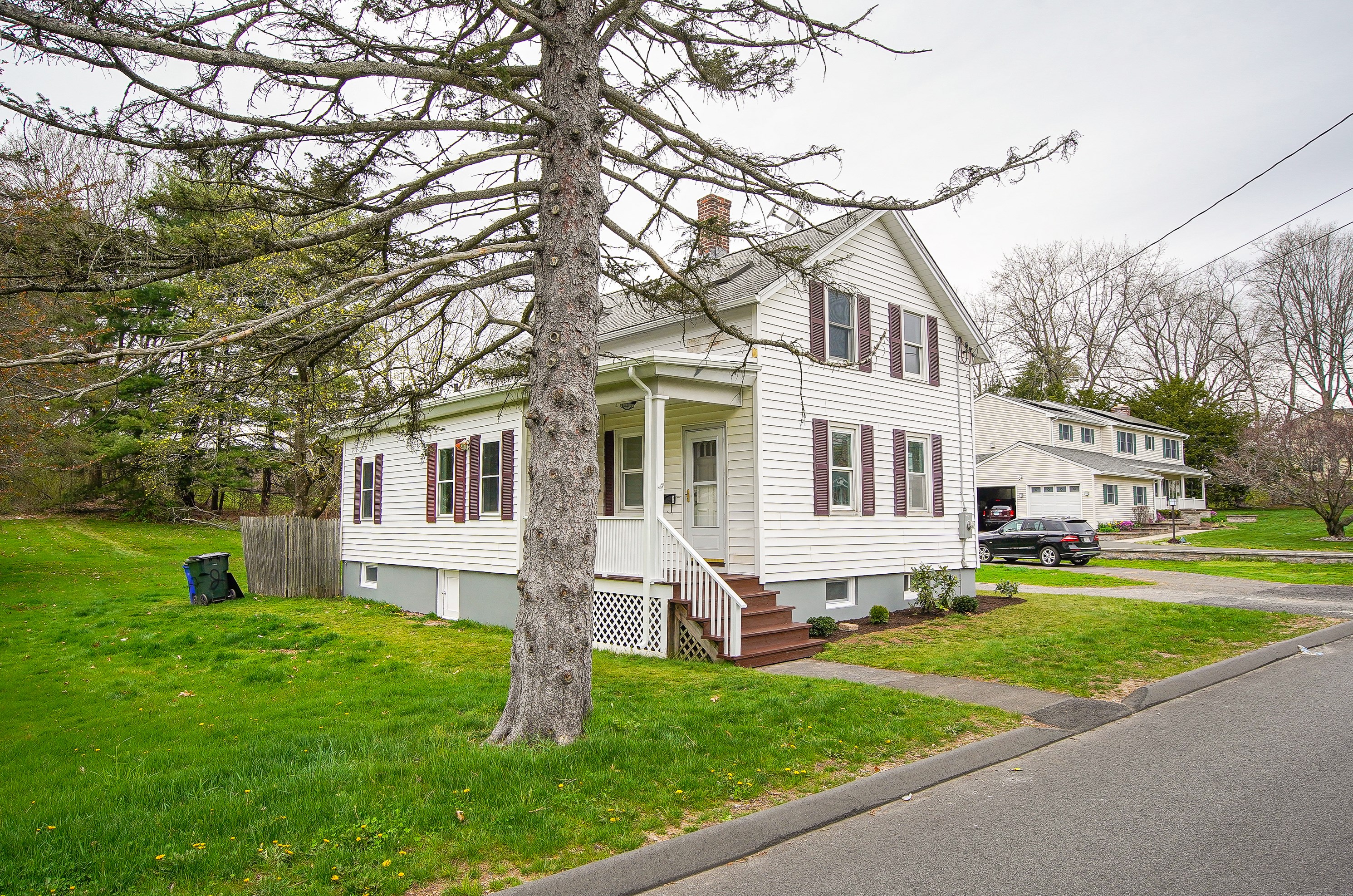 50 West St, Windsor Locks, CT 06096