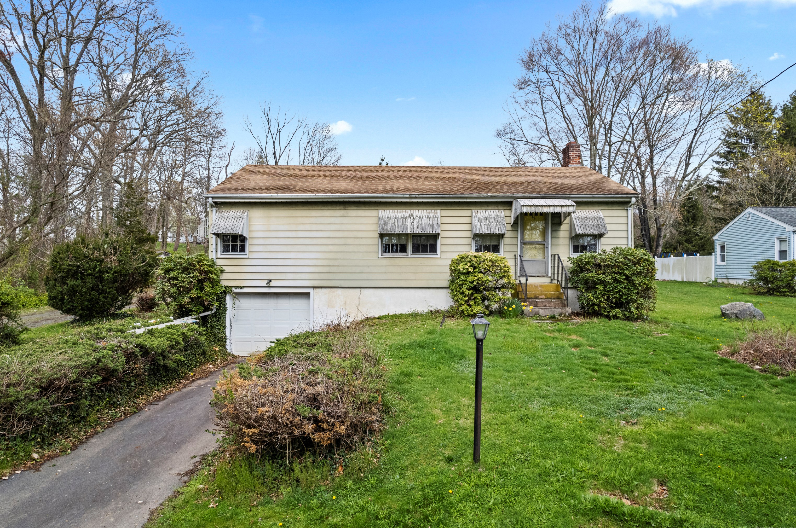 46 Sperry Dr, Guilford, CT 06437