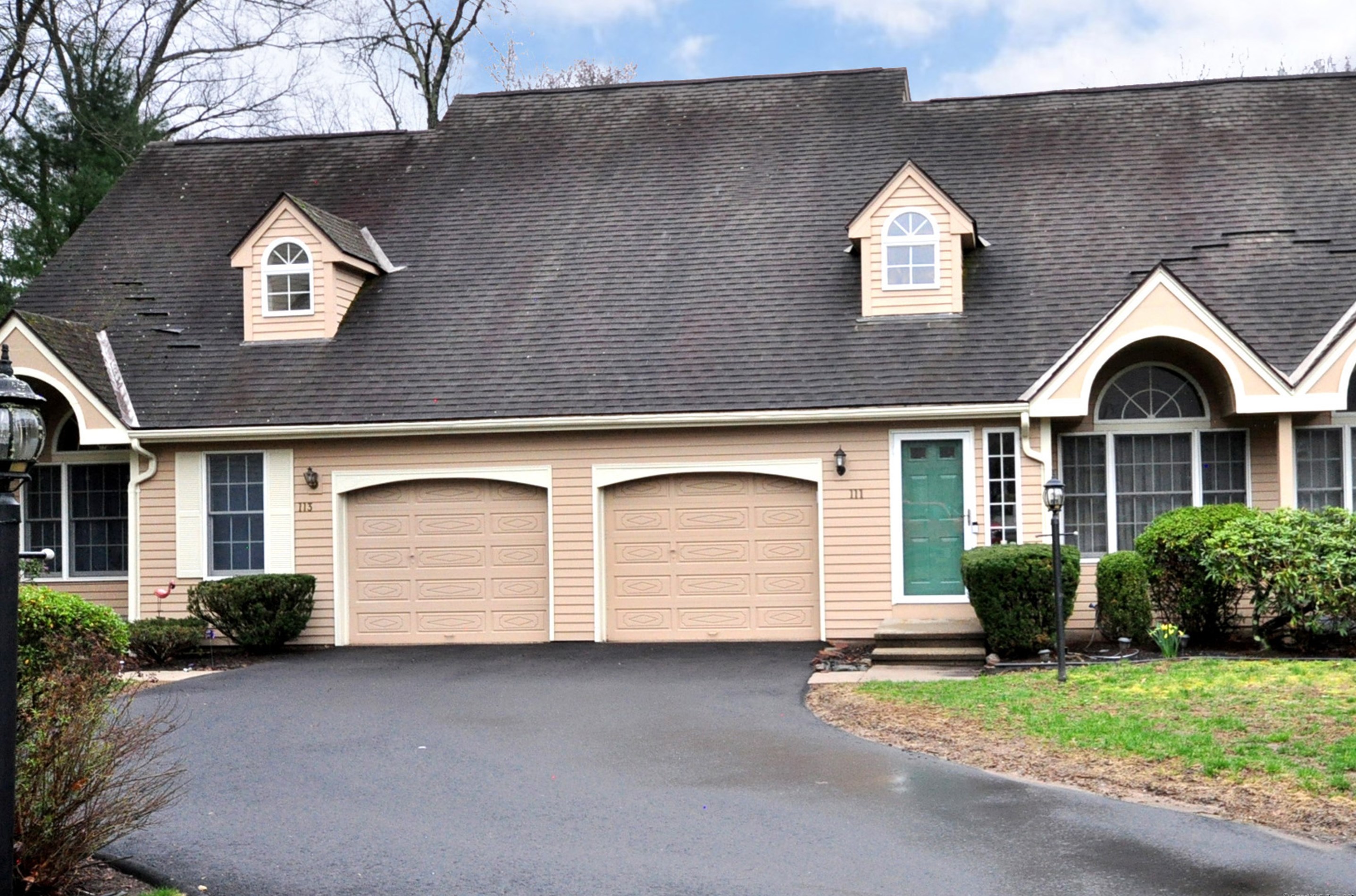 111 Fox Hollow Dr #111, Windsor Locks, CT 06096