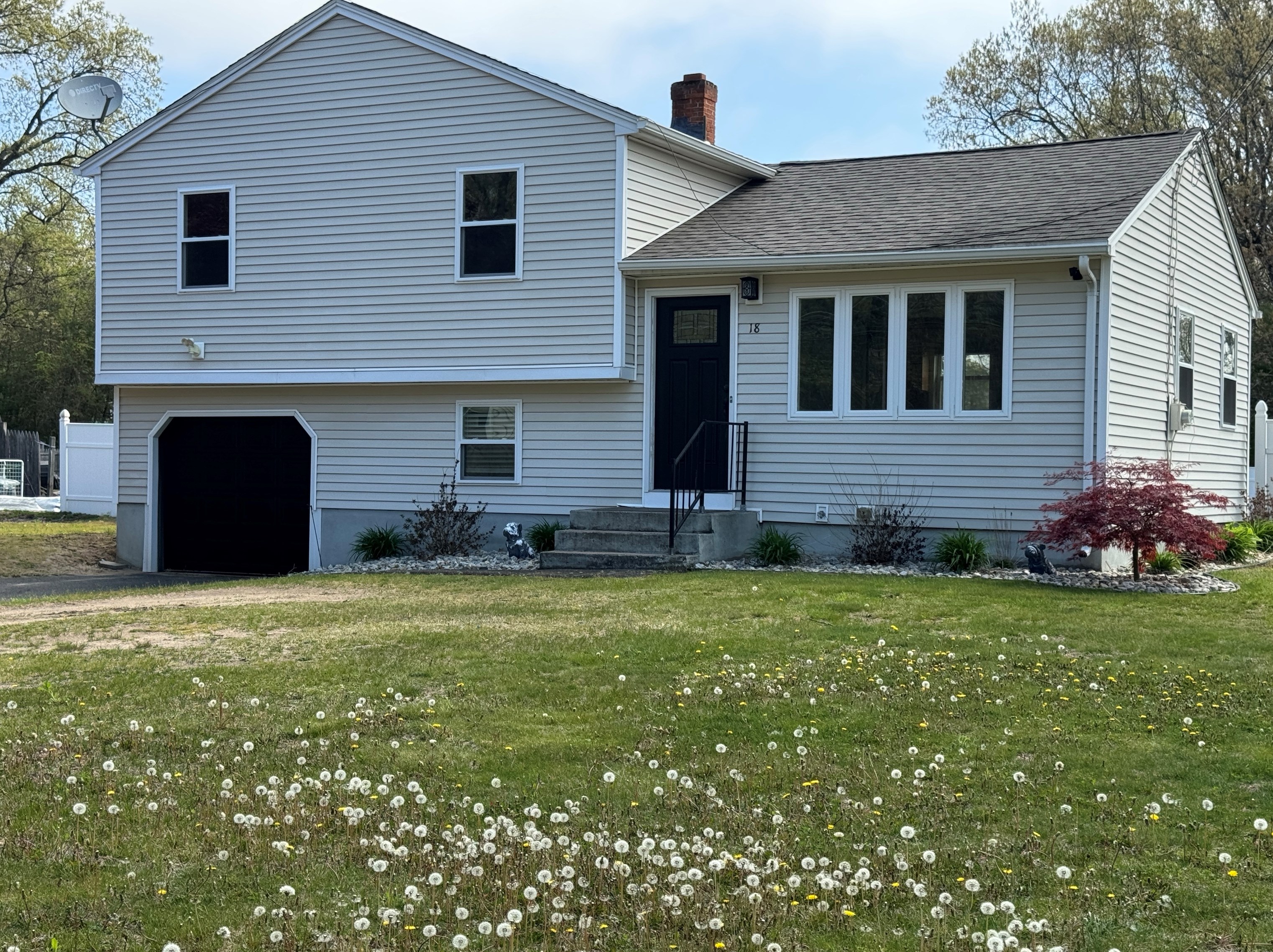 18 Pine Hill Rd, Windsor Locks, CT 06096