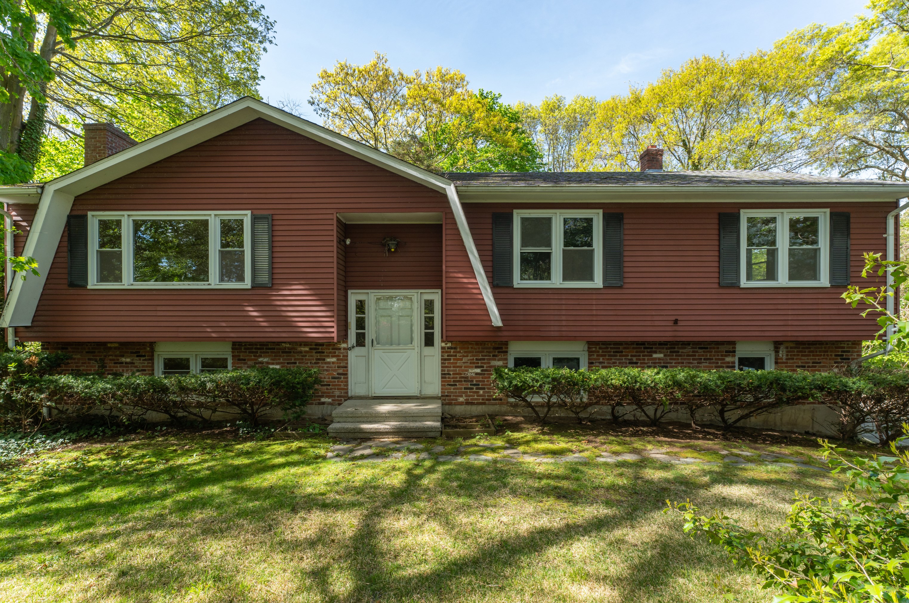 70 Boston Post Rd, Guilford, CT 06437
