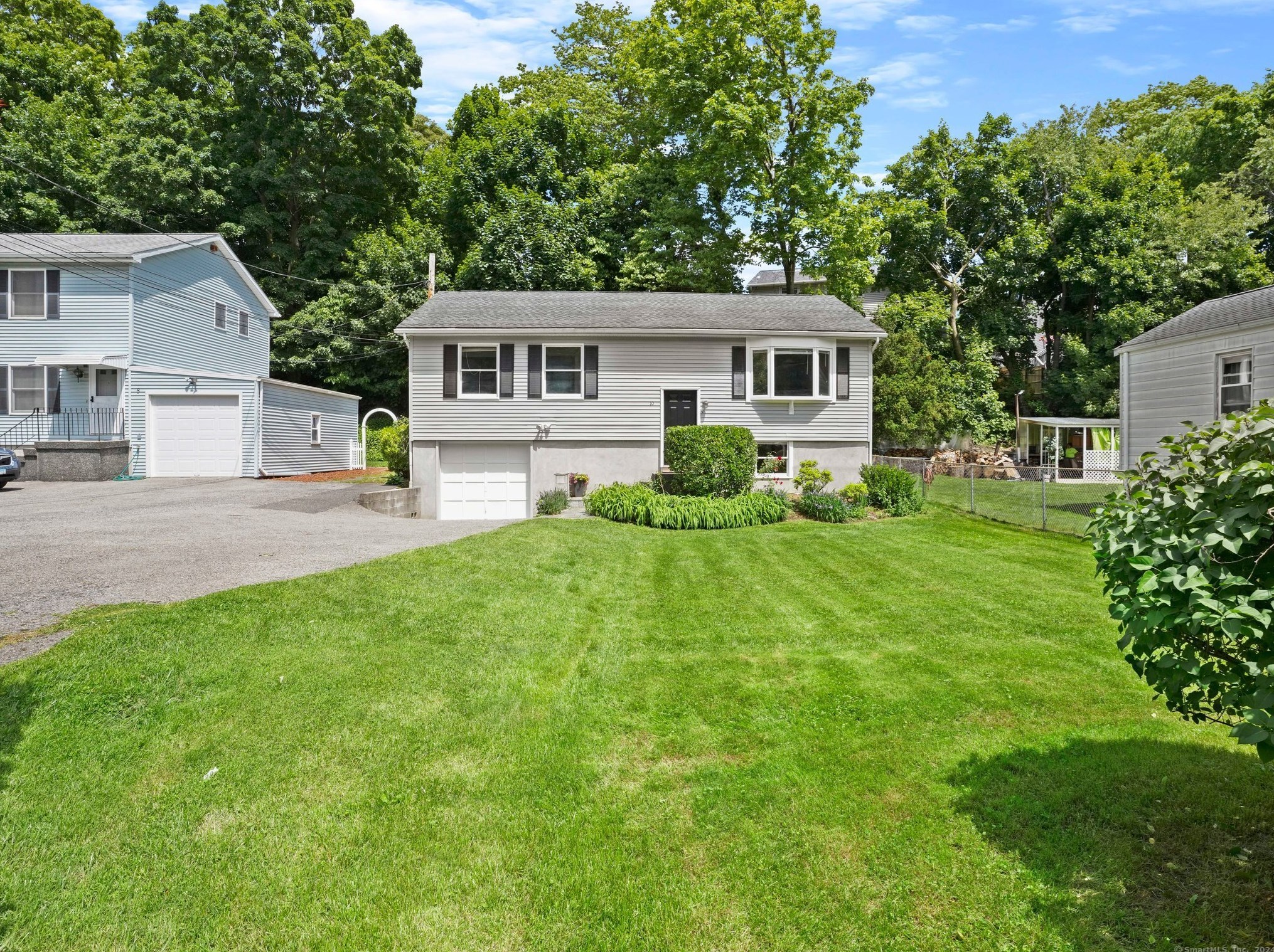 10 Arbor Dr, Norwalk, CT 06854