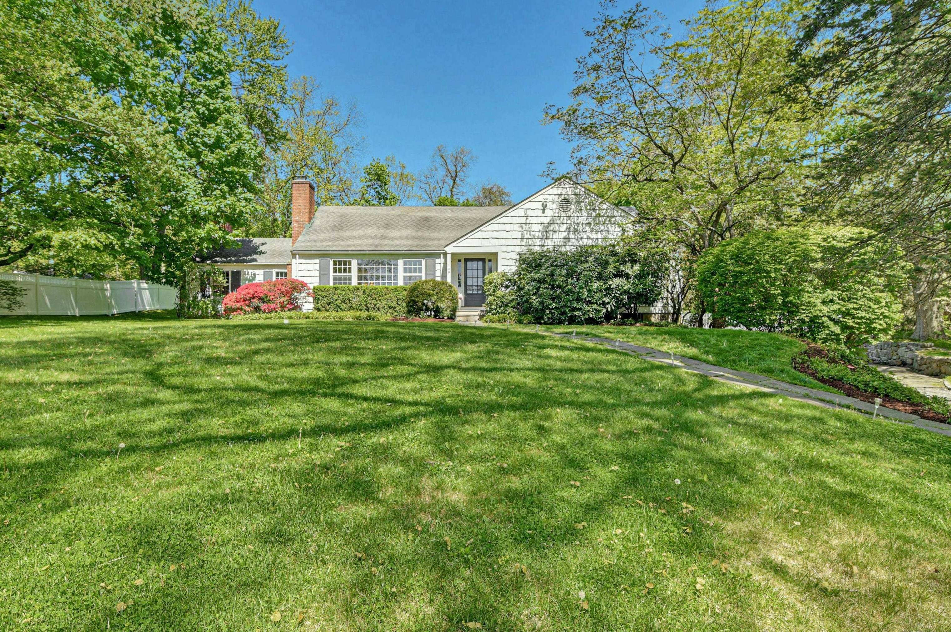 109 Cross Rd, New Canaan, CT 06840 exterior