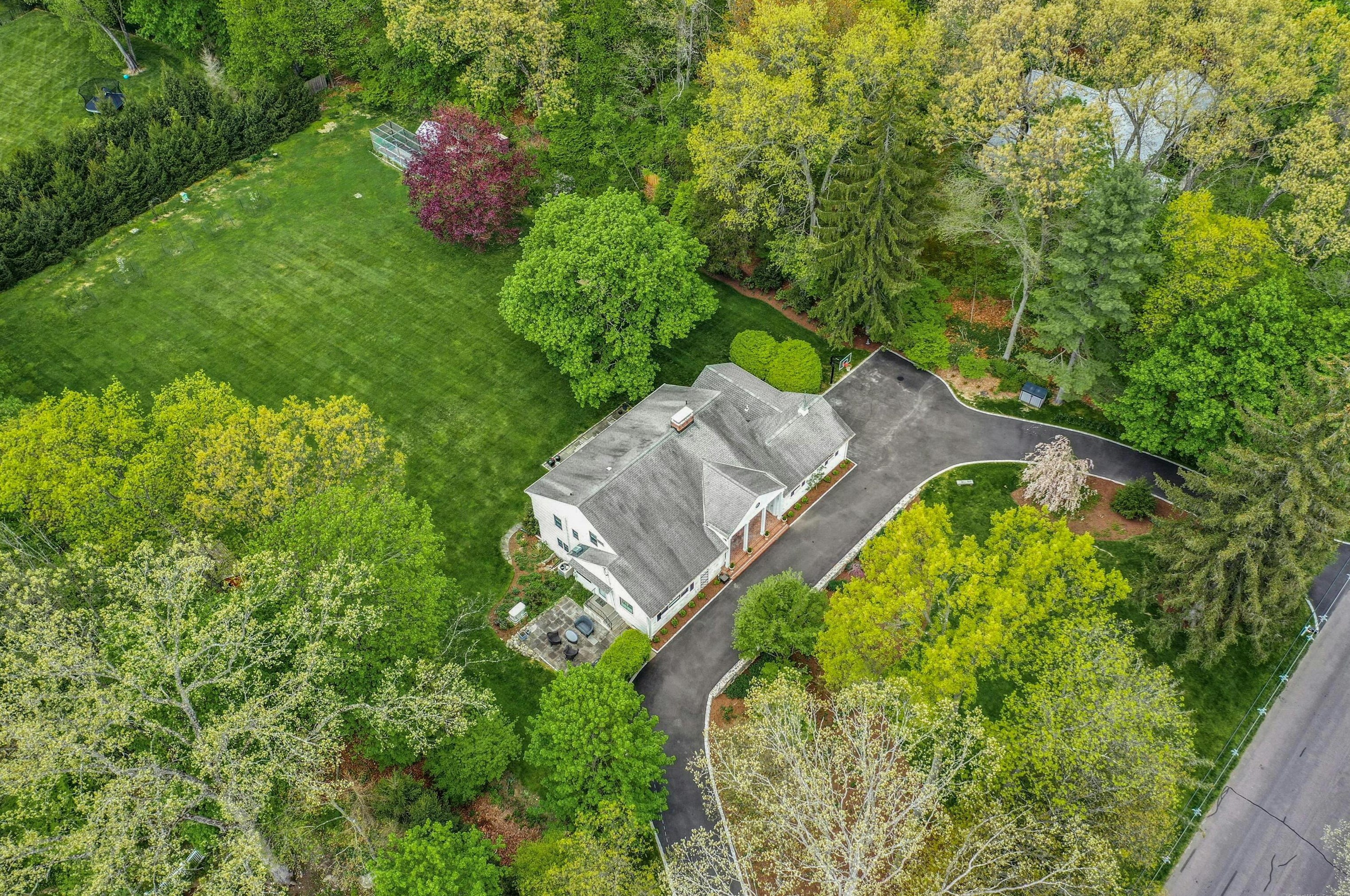 367 Cedar Ln, New Canaan CT  06840-5119 exterior