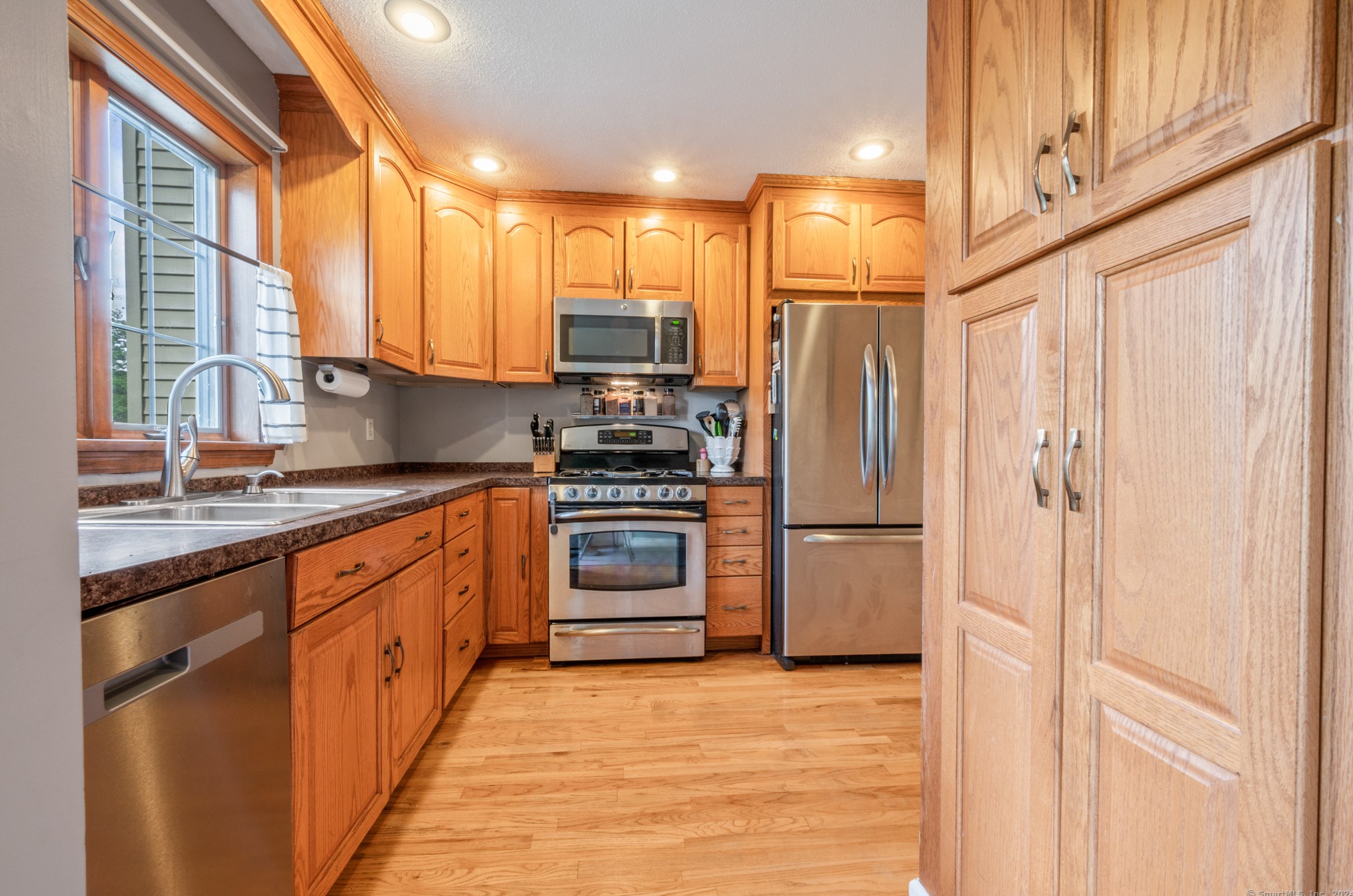 70 Woodcock Ct #70, Windsor Locks, CT 06096