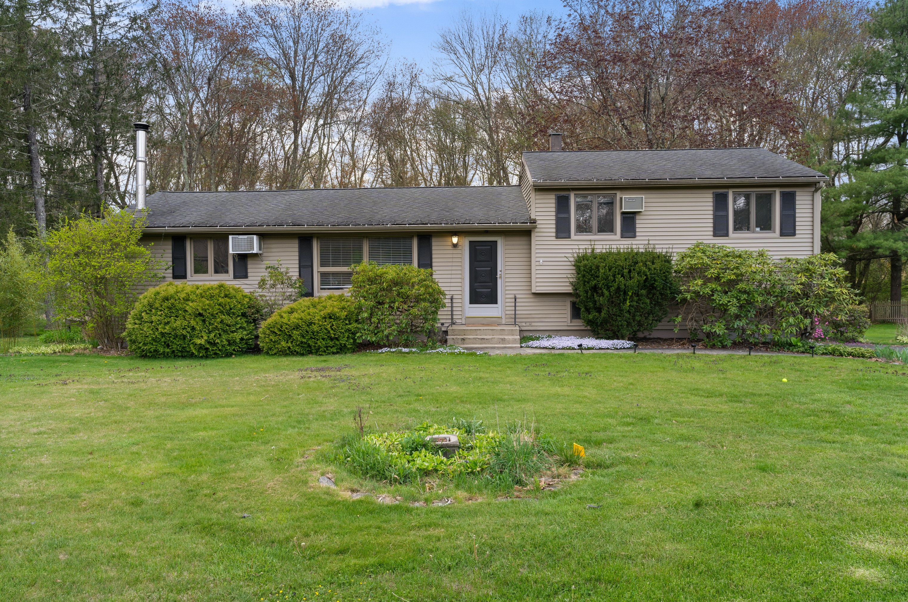 295 Fan Hill Rd, Upper Stepney, CT 06468