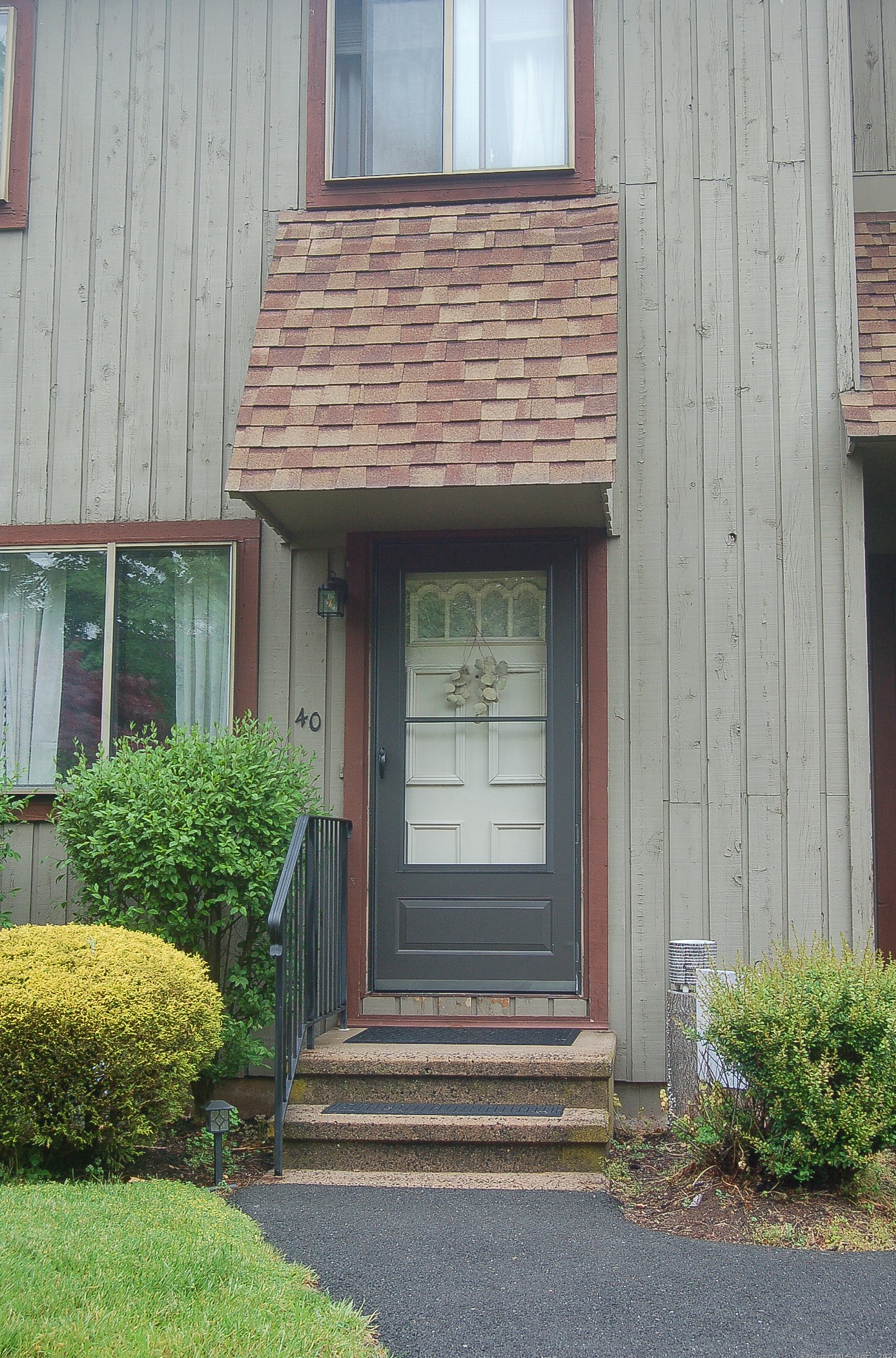 40 Orangewood, Derby, CT 06418 exterior
