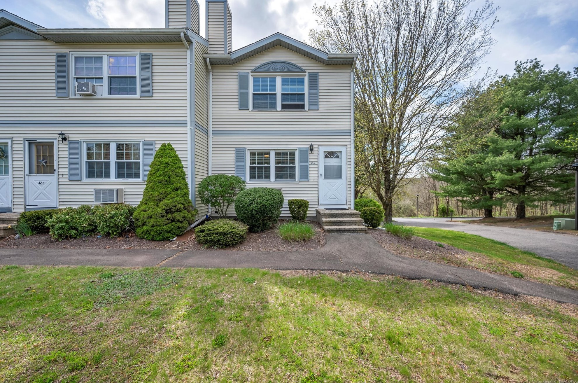 38 Crystal Ln #apt A, Storrs Mansfield, CT 06268