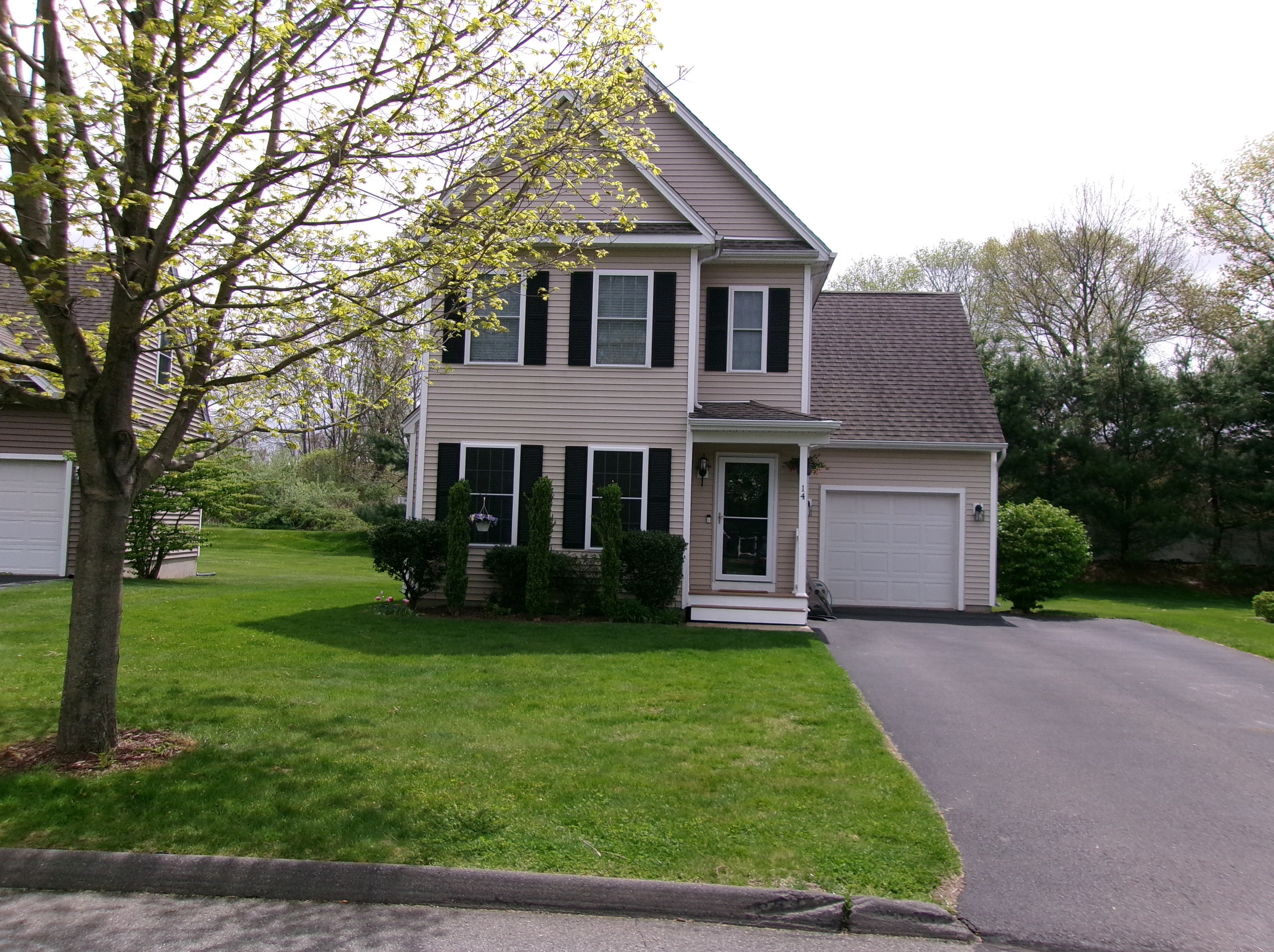 14 Elizabeth Ln, Vernon, CT 06066 exterior