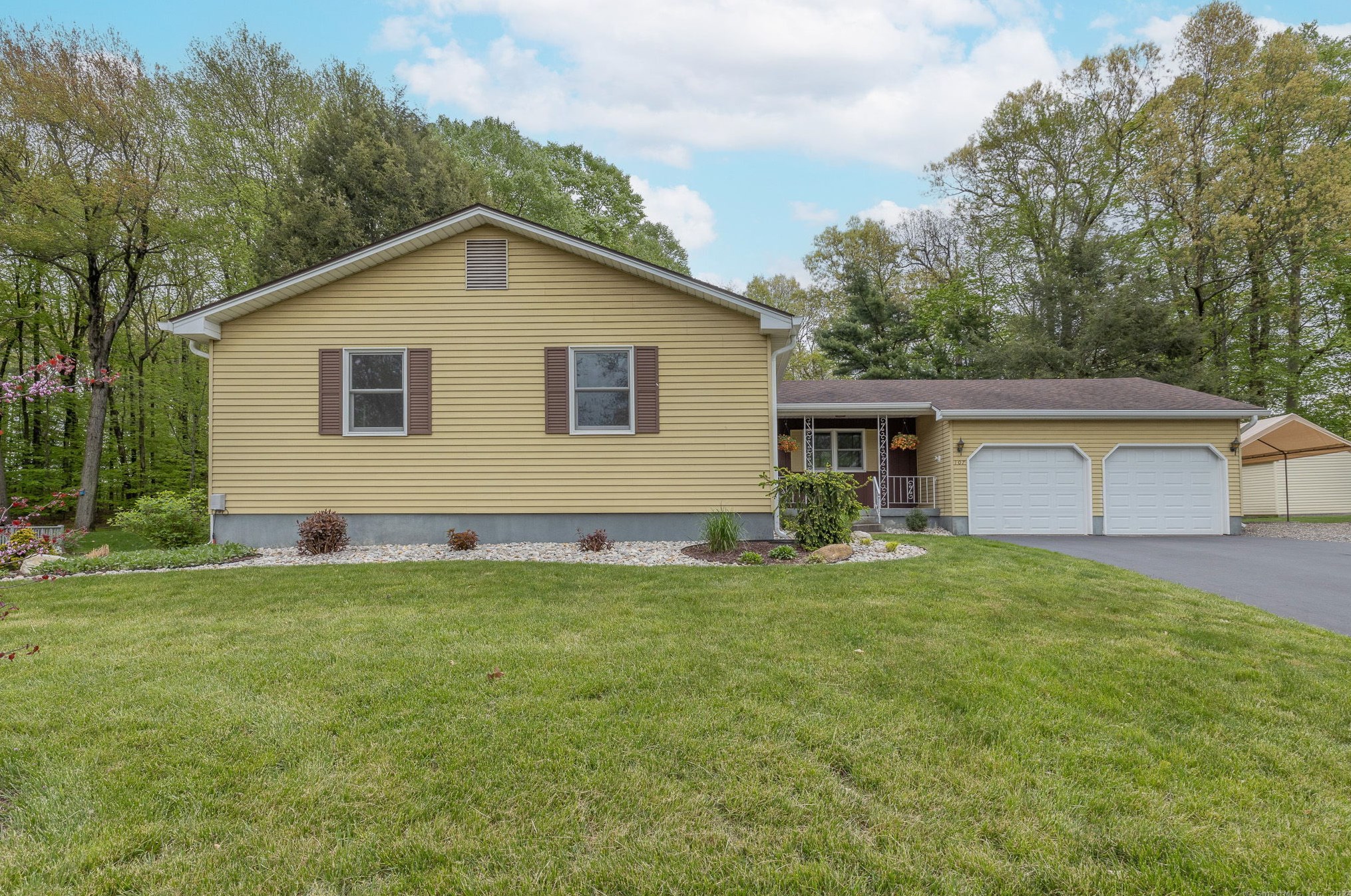 107 Murielle Dr, Wapping, CT 06074