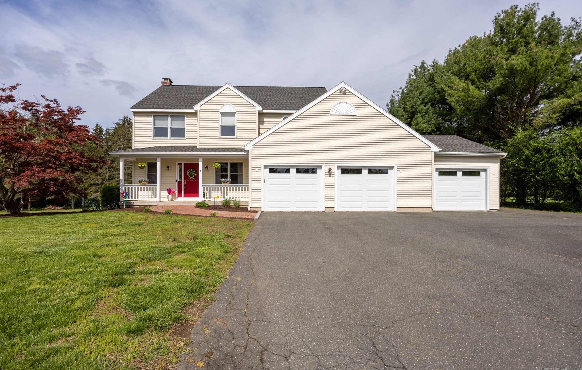 1 Eastwood Dr, North Granby, CT 06060-1520