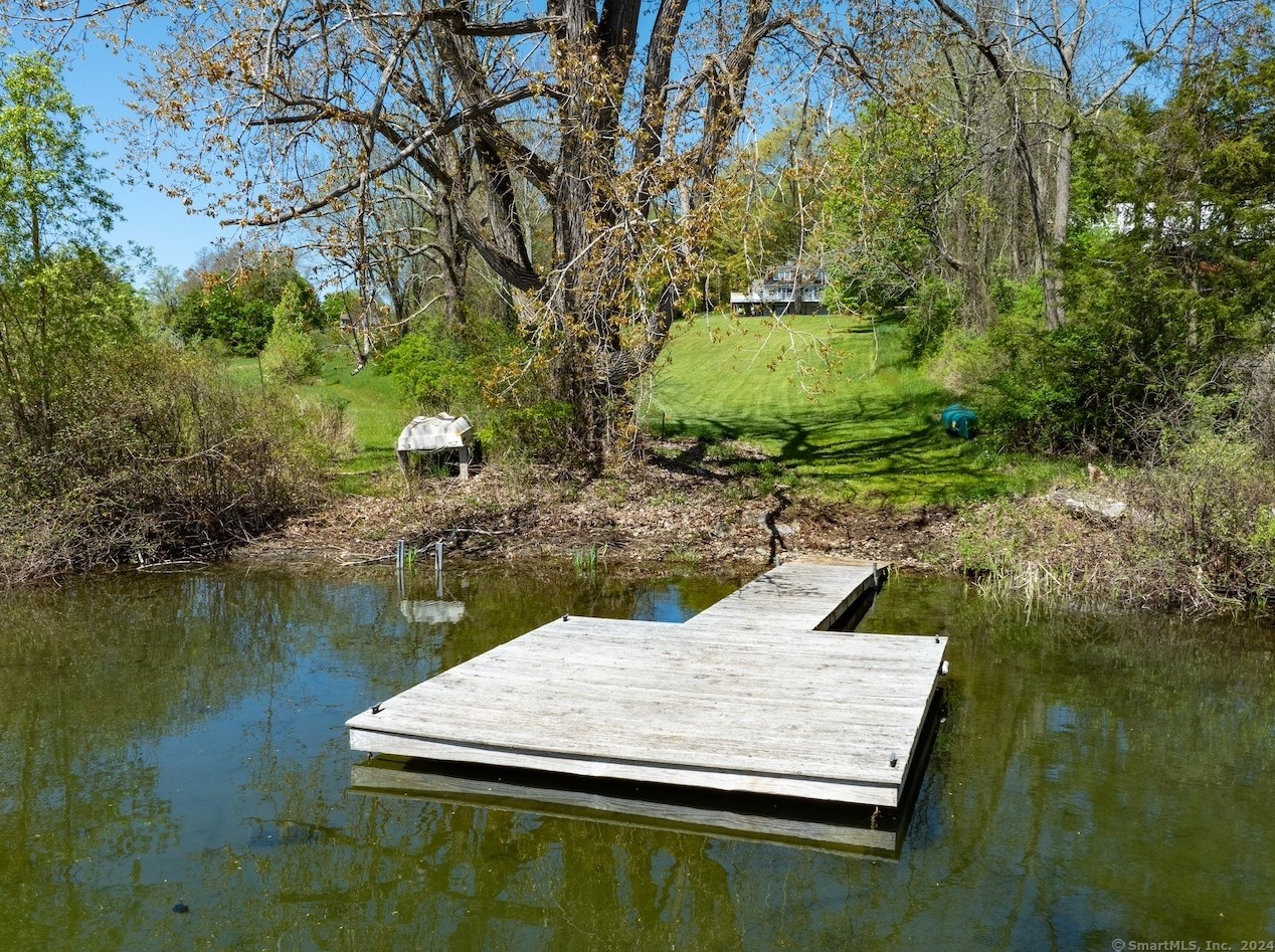 49 Old Cne Rd, Lakeville, CT 06039-2016