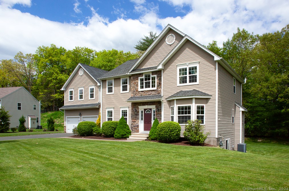 4 Croft Ln, Simsbury, CT exterior