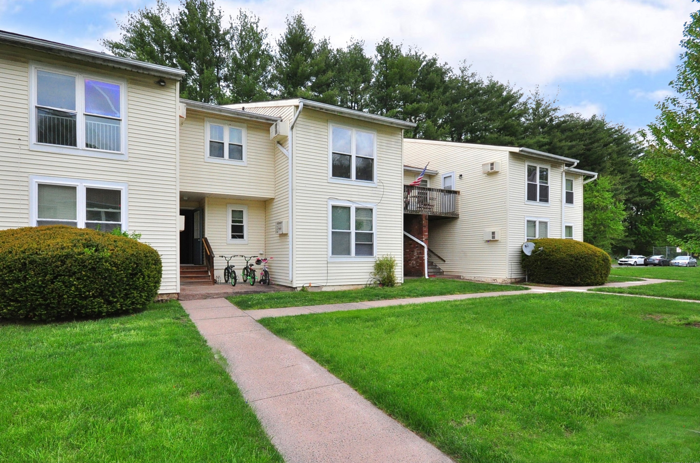949 Pleasant Valley Rd #10-08, Wapping, CT 06074