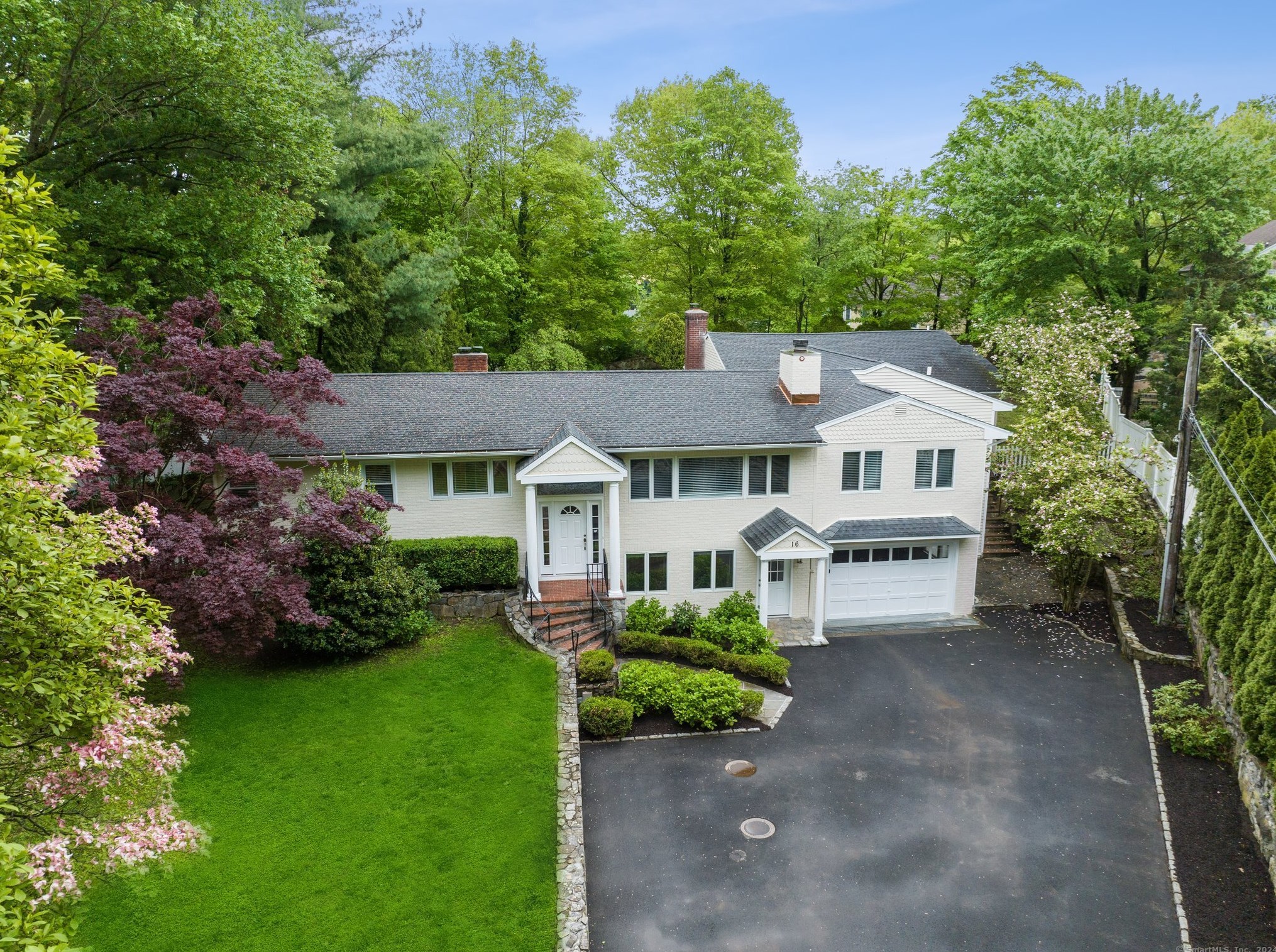 16 Dandy Dr, Cos Cob, CT 06807