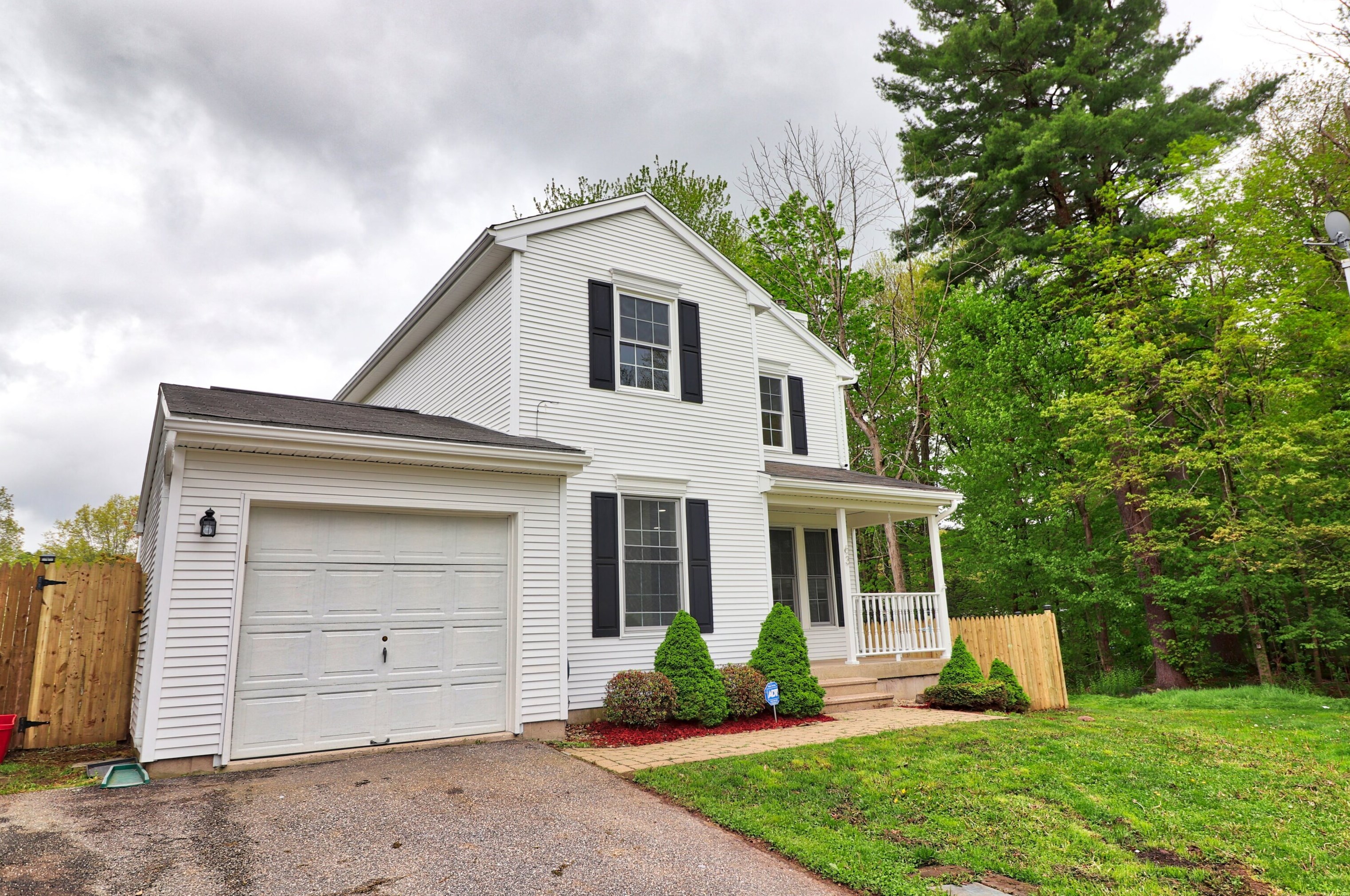 63 Chatam Ln, Torrington, CT 06790 exterior