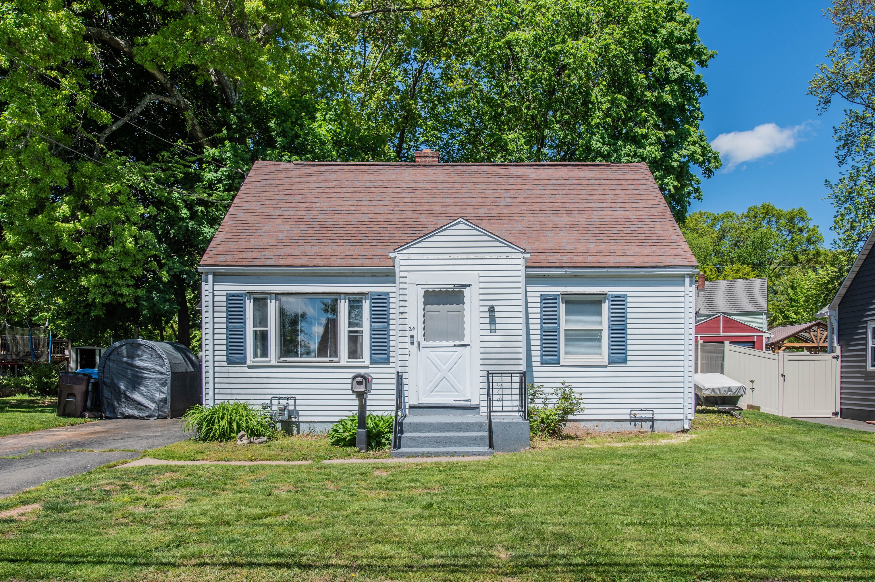 24 Mckinley Dr, New Britain, CT 06053