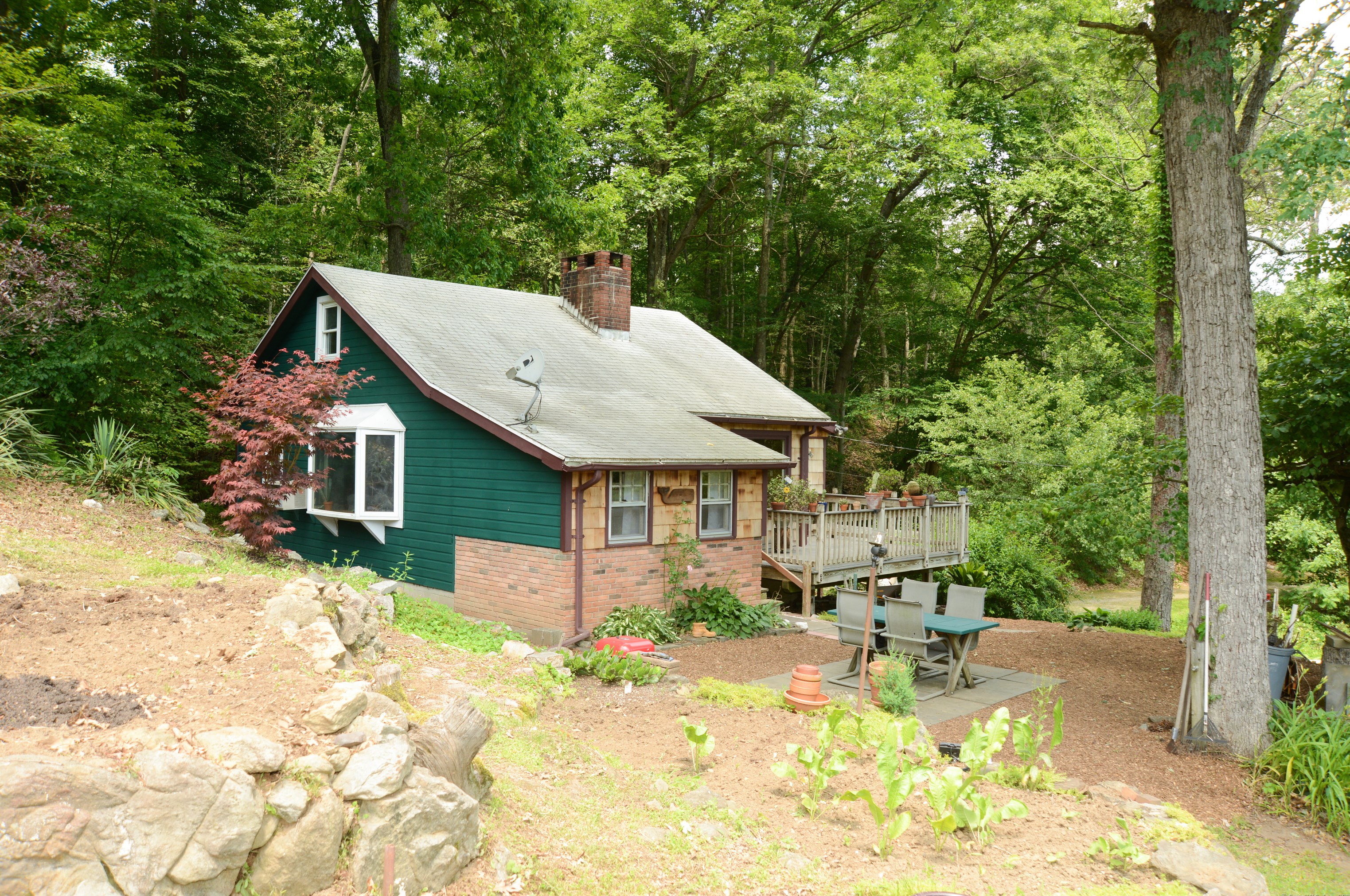 97 Hanover Rd, Newtown, CT 06470-1135