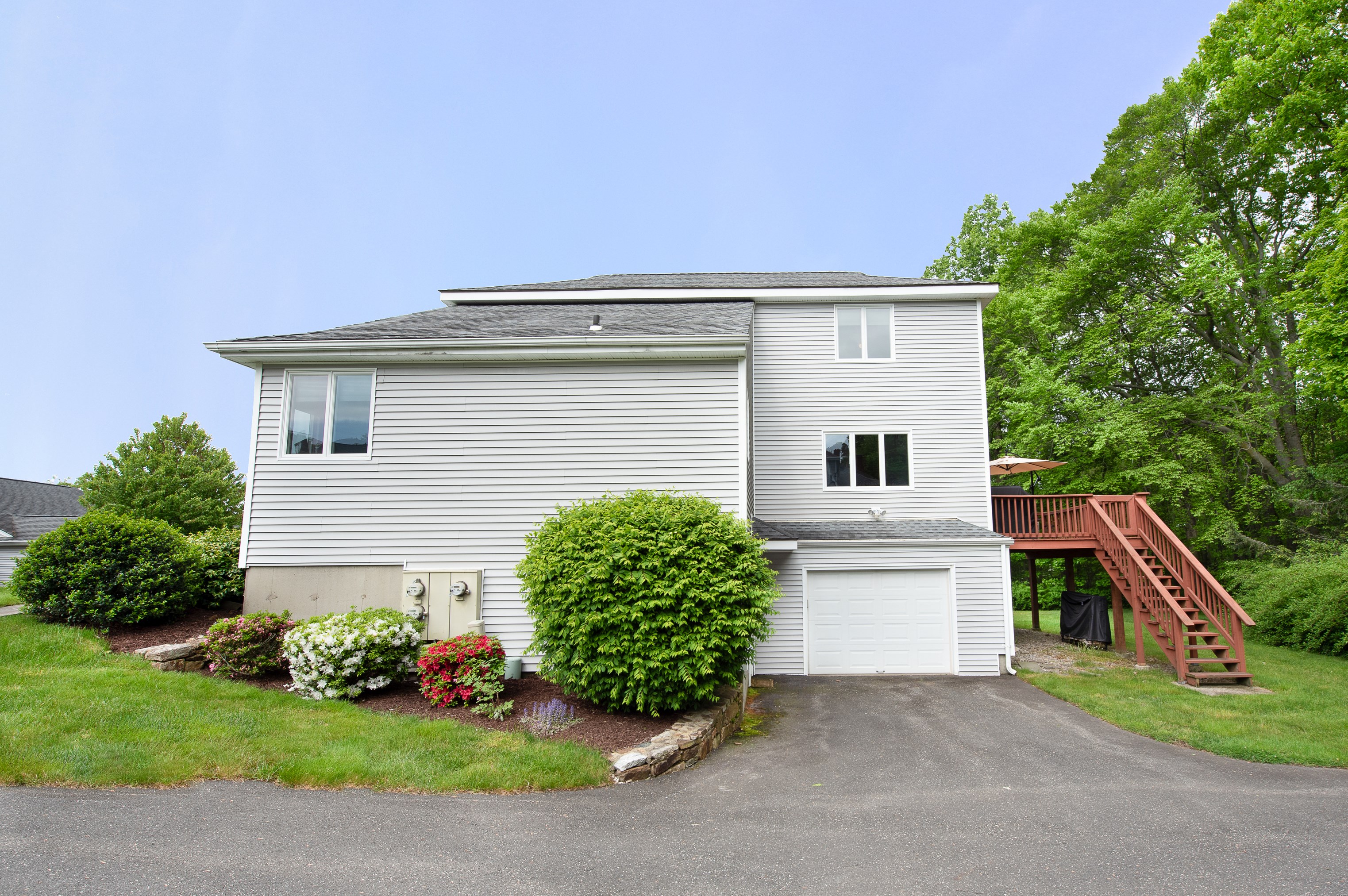 227 Deer Run #227, Huntington, CT 06484