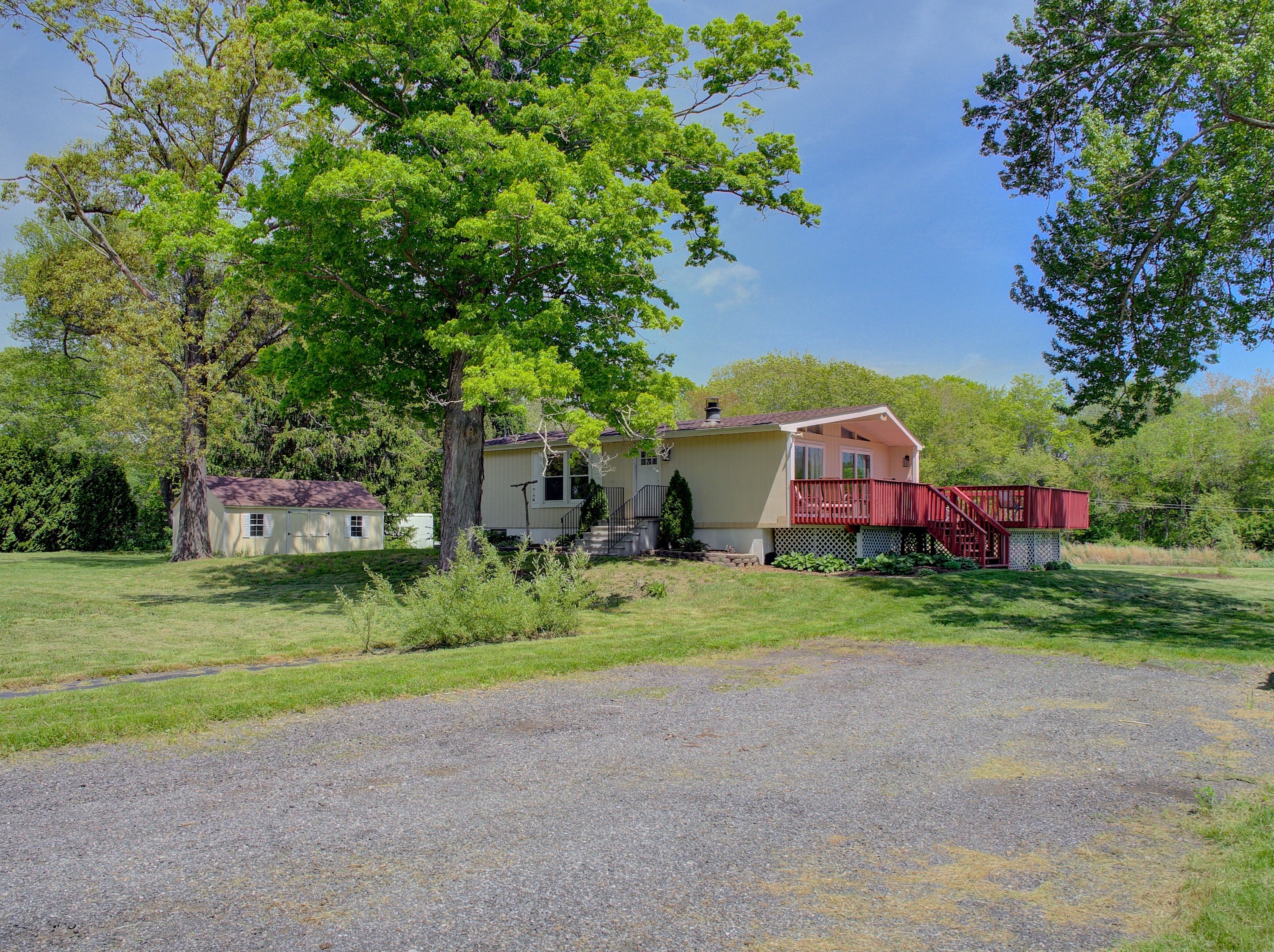 334 Shewville Rd, Gales Ferry, CT 06339