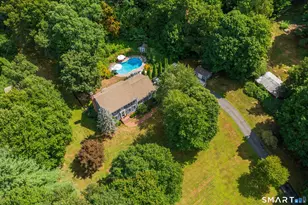 21 Phyllis Ln, Newtown, CT 06470 - Photo 2