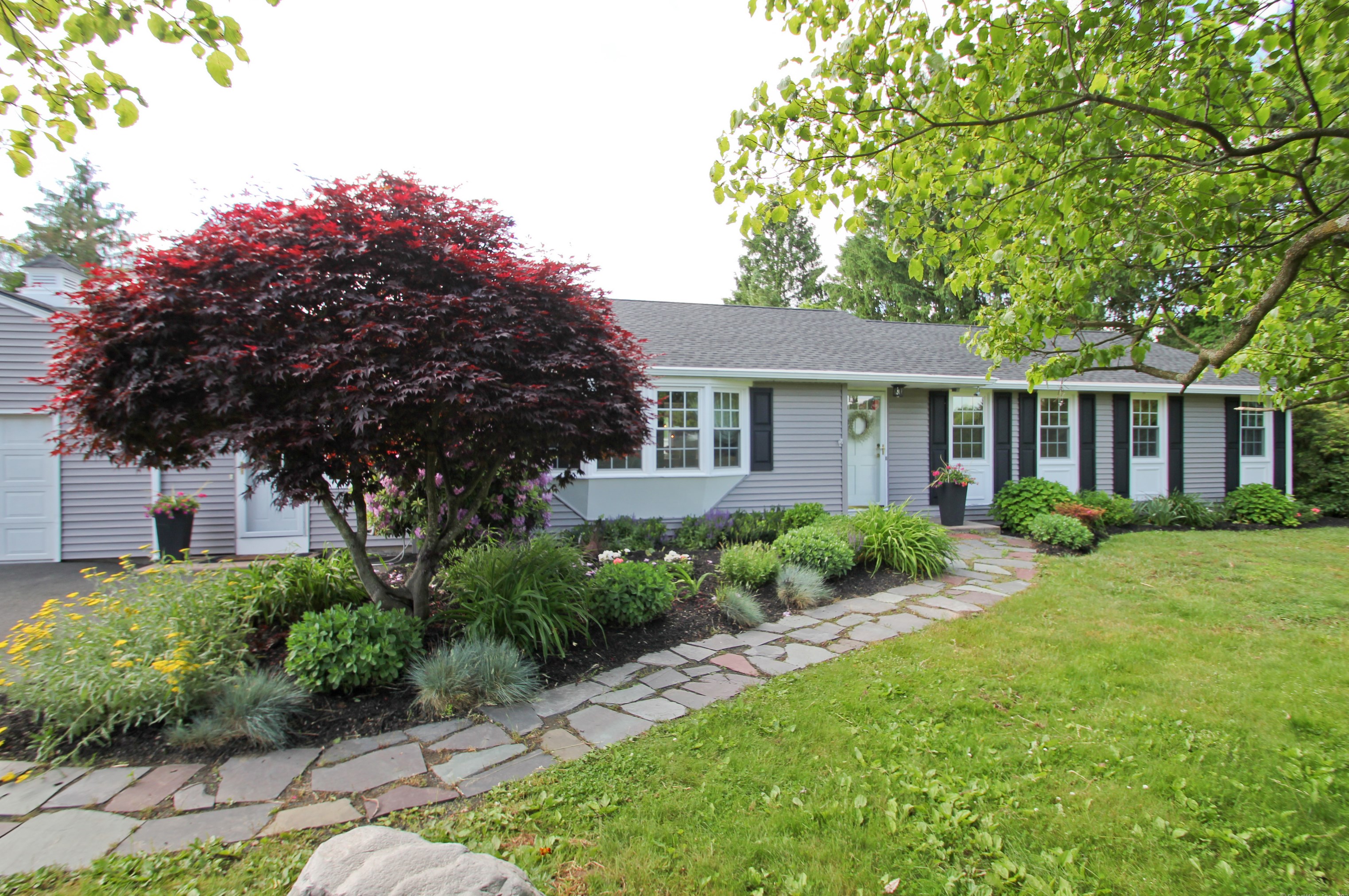 410 Hale St, Suffield, CT 06078