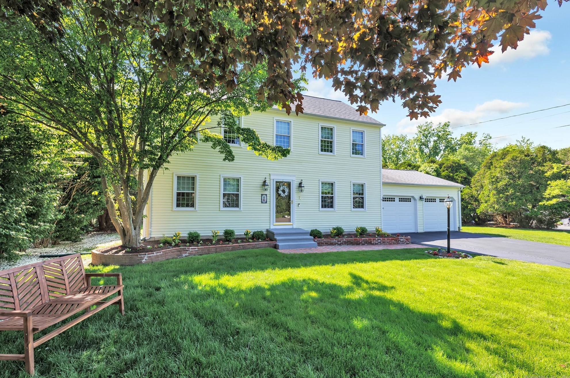 70 Jennifer Ln, Milford, CT 06461