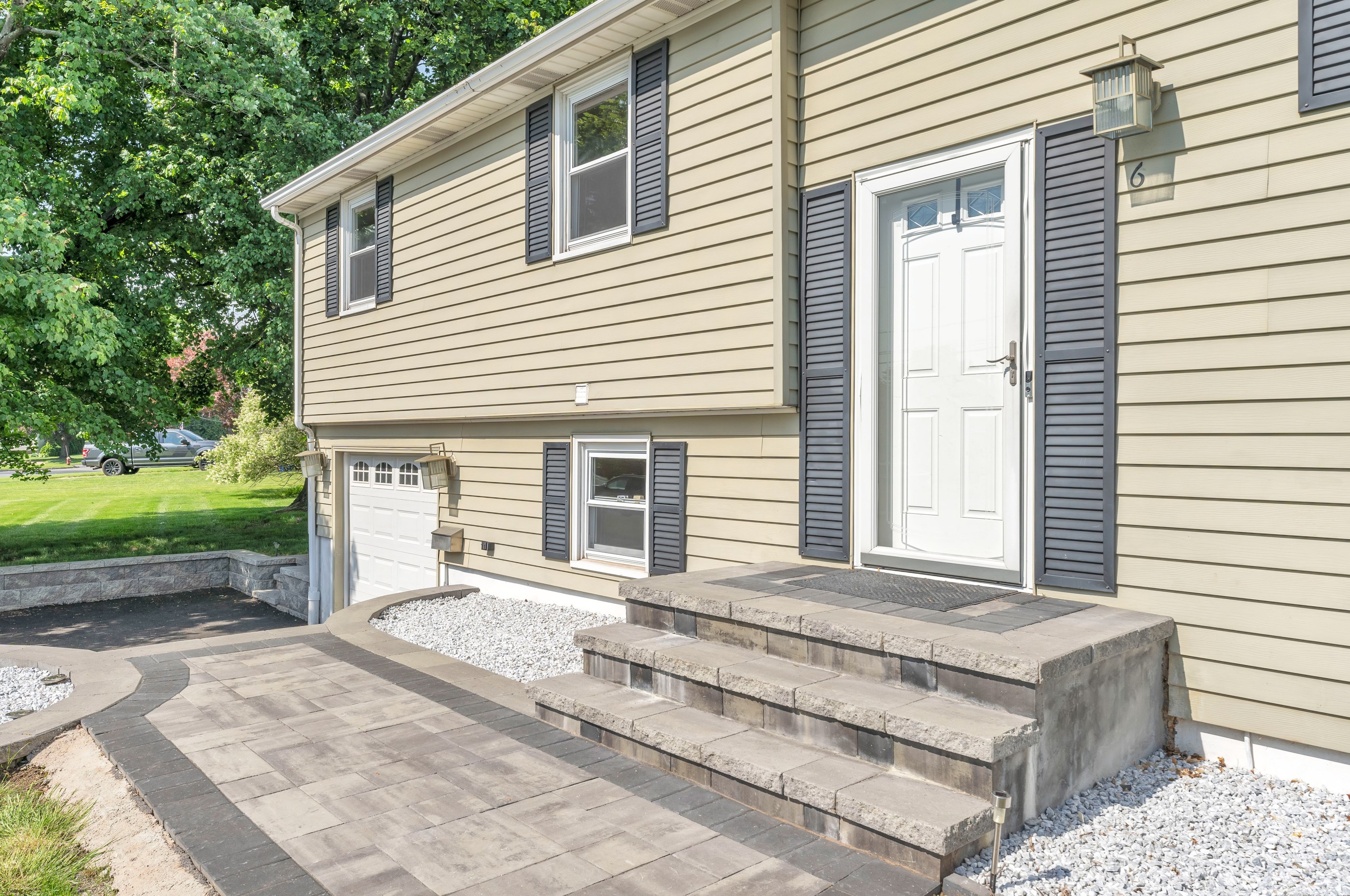 6 Allston Rd, Hartford, CT 06111 exterior