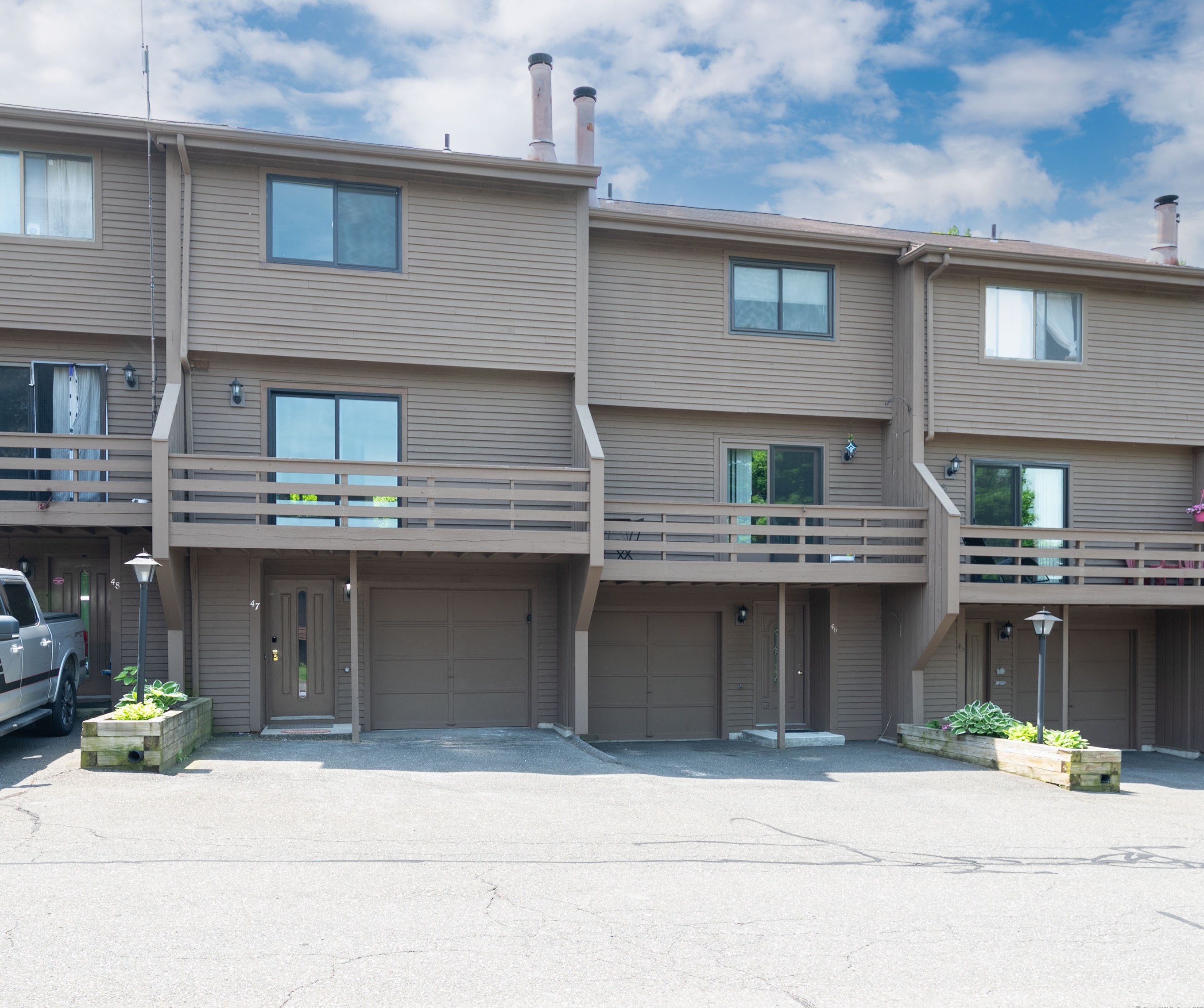 157 Shelter Rock Rd, Danbury CT  06810-7051 exterior