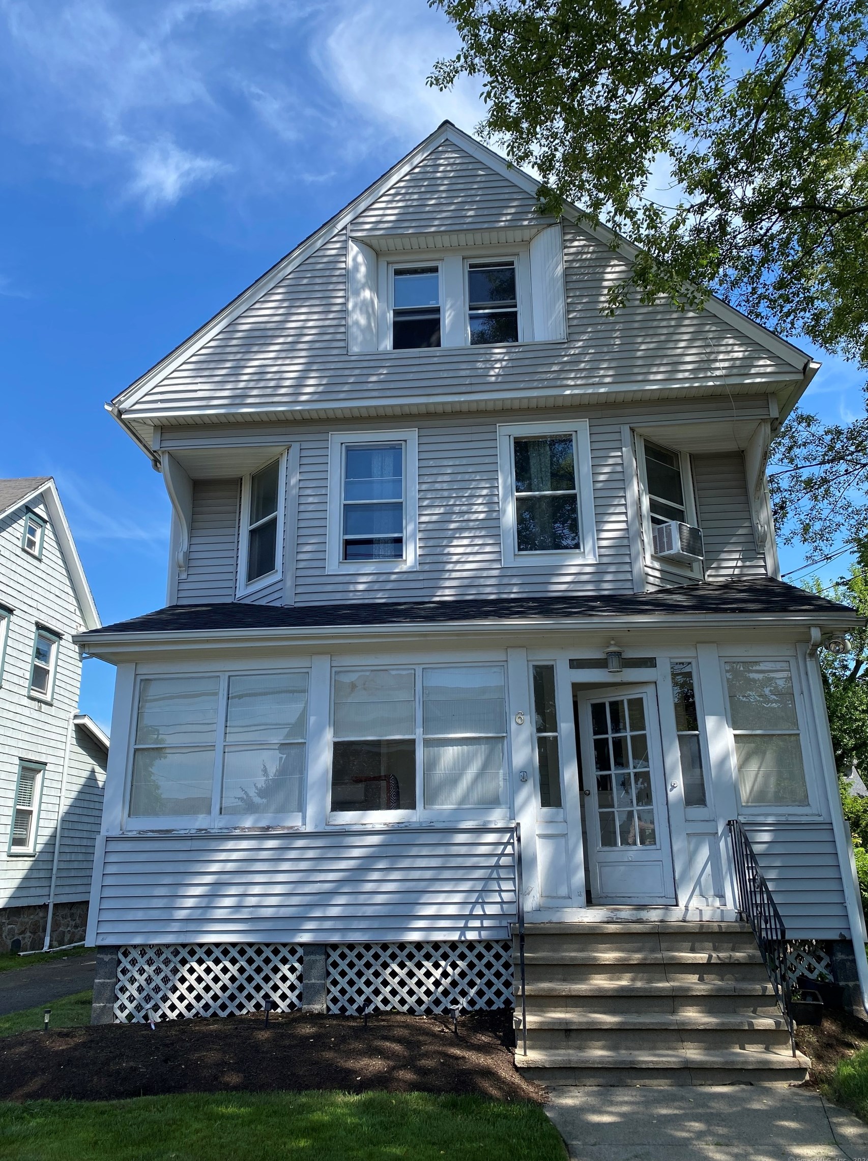 6 Myrtle St, Norwalk, CT 06855