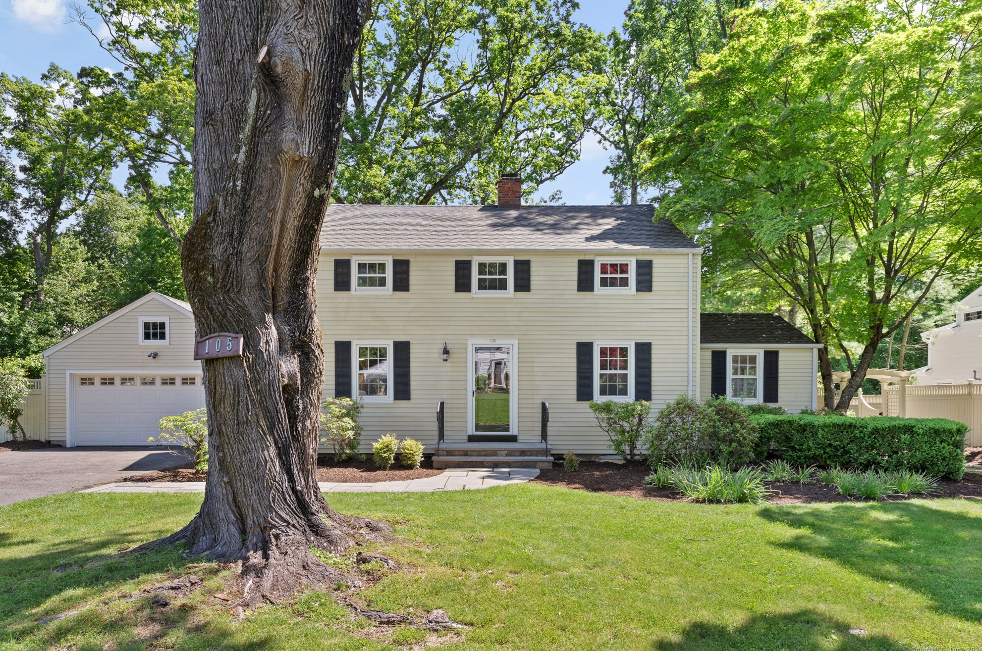 105 Kimberly Pl, New Canaan, CT 06840 exterior