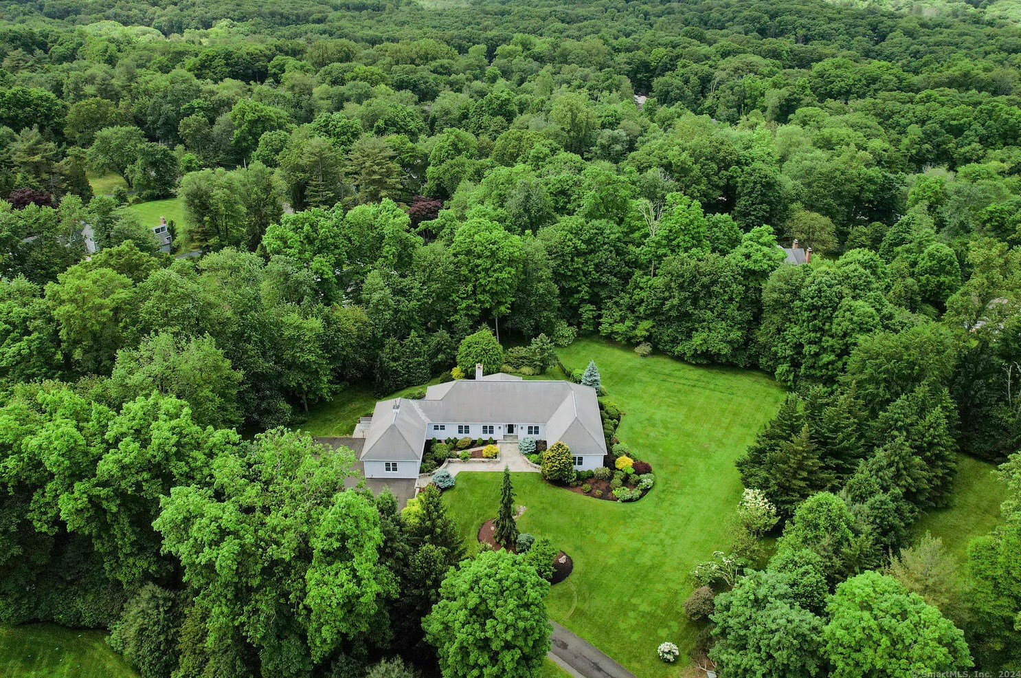 50 Windrow Ln, New Canaan, CT 06840 exterior