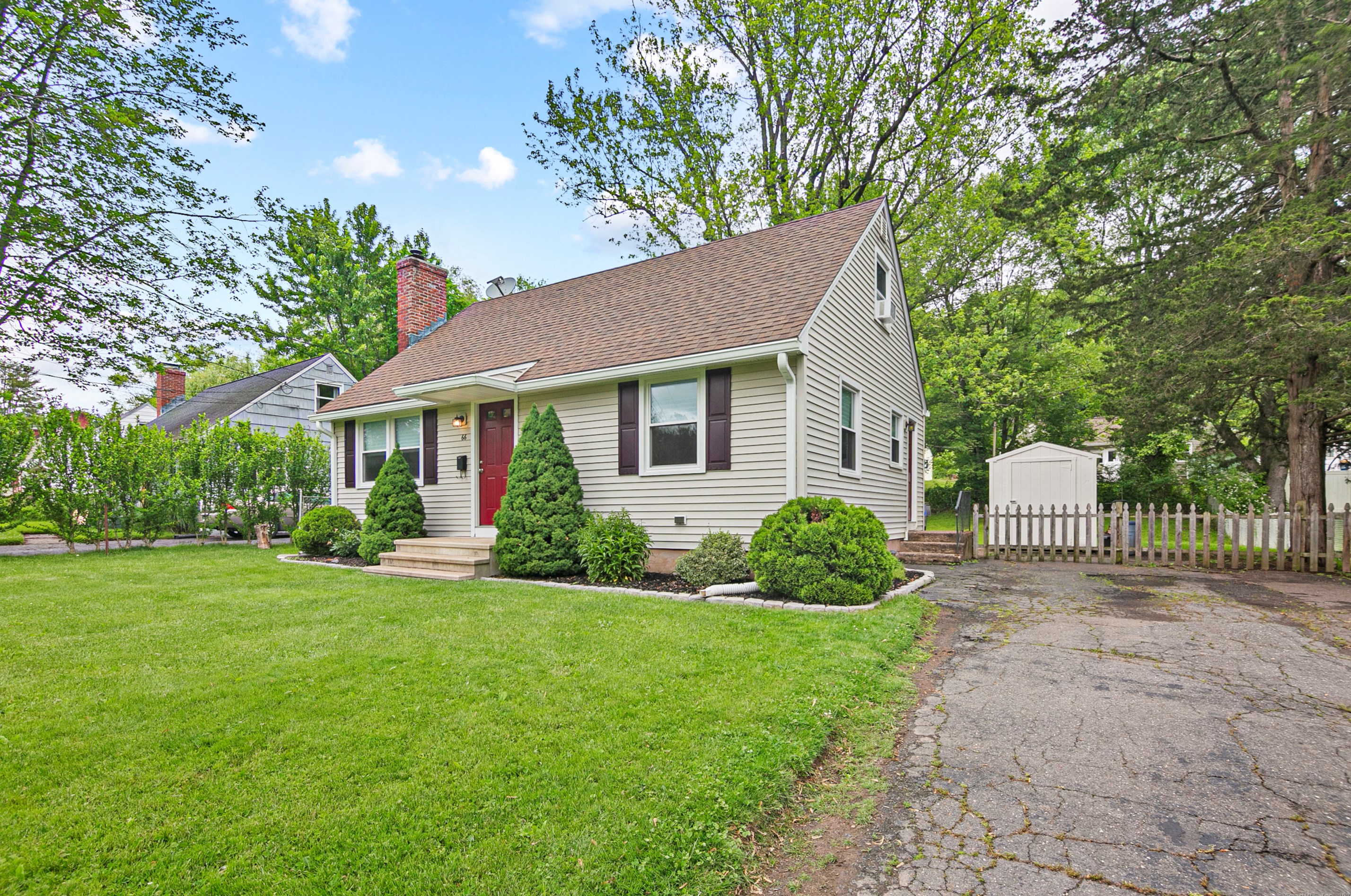 66 Fisher Rd, Middletown, CT 06457-2502