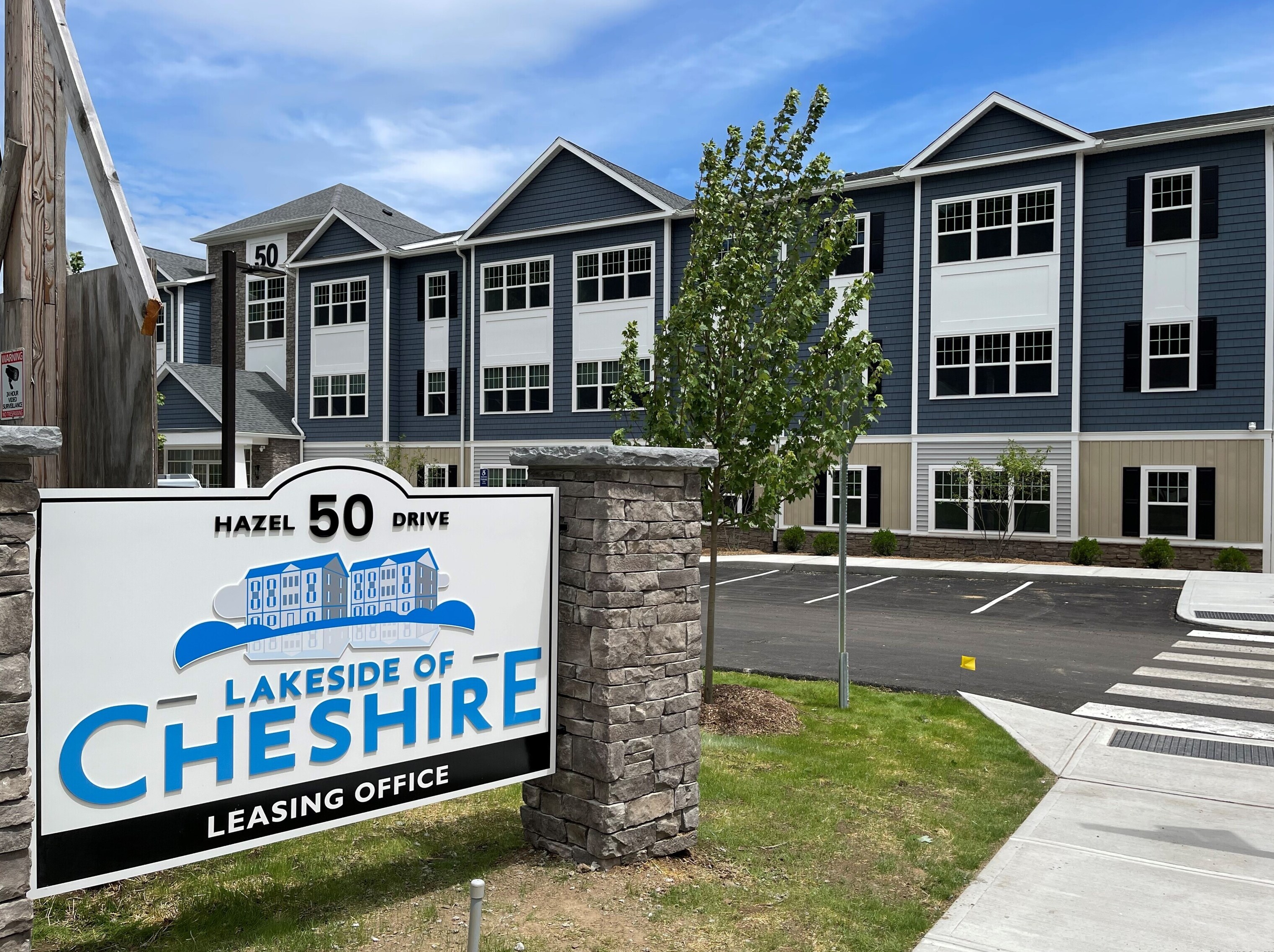 50 Hazel Dr #303, Cheshire, CT 06410