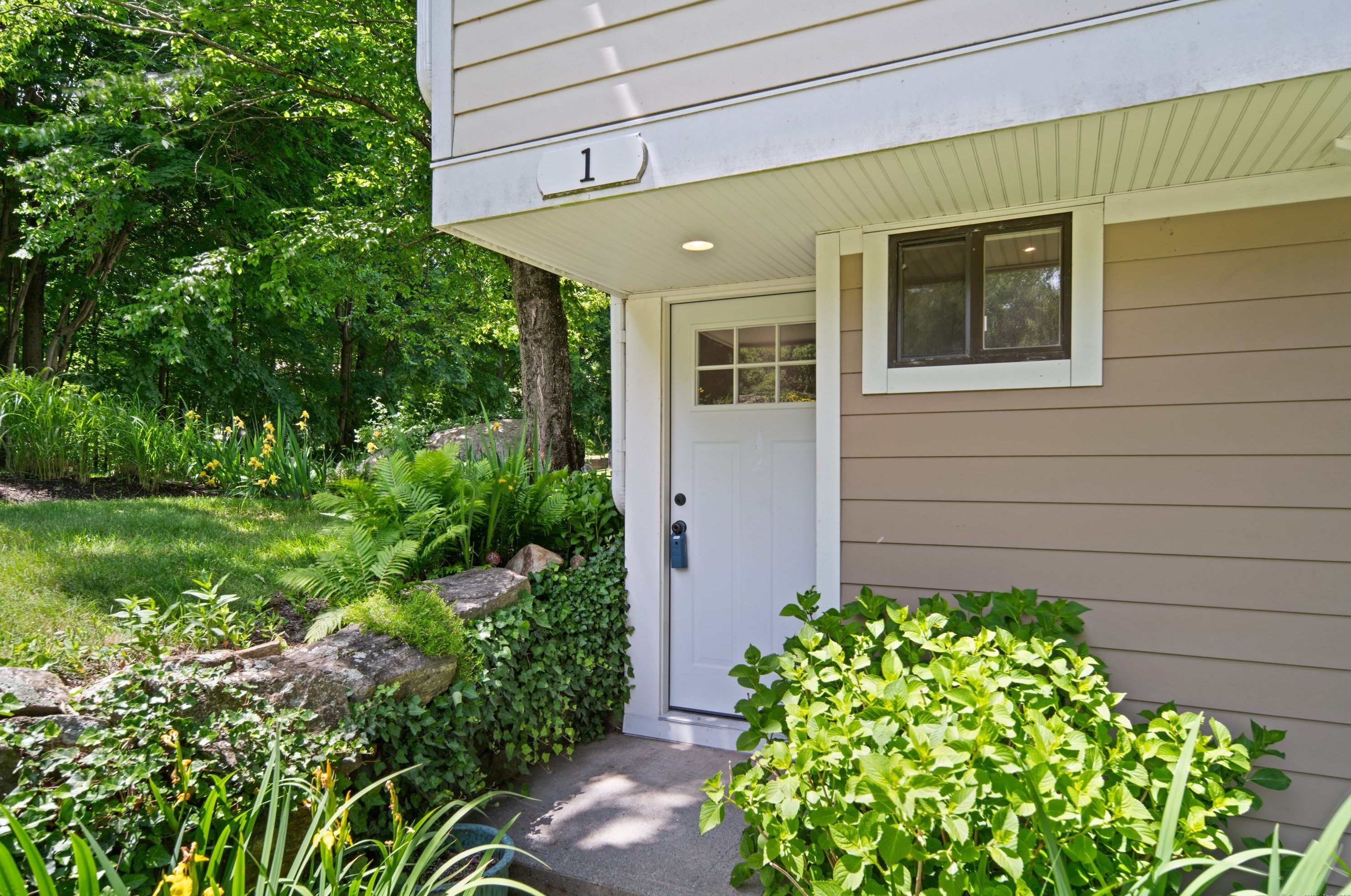 1 Keeler Close, Ridgefield, CT 06877 exterior