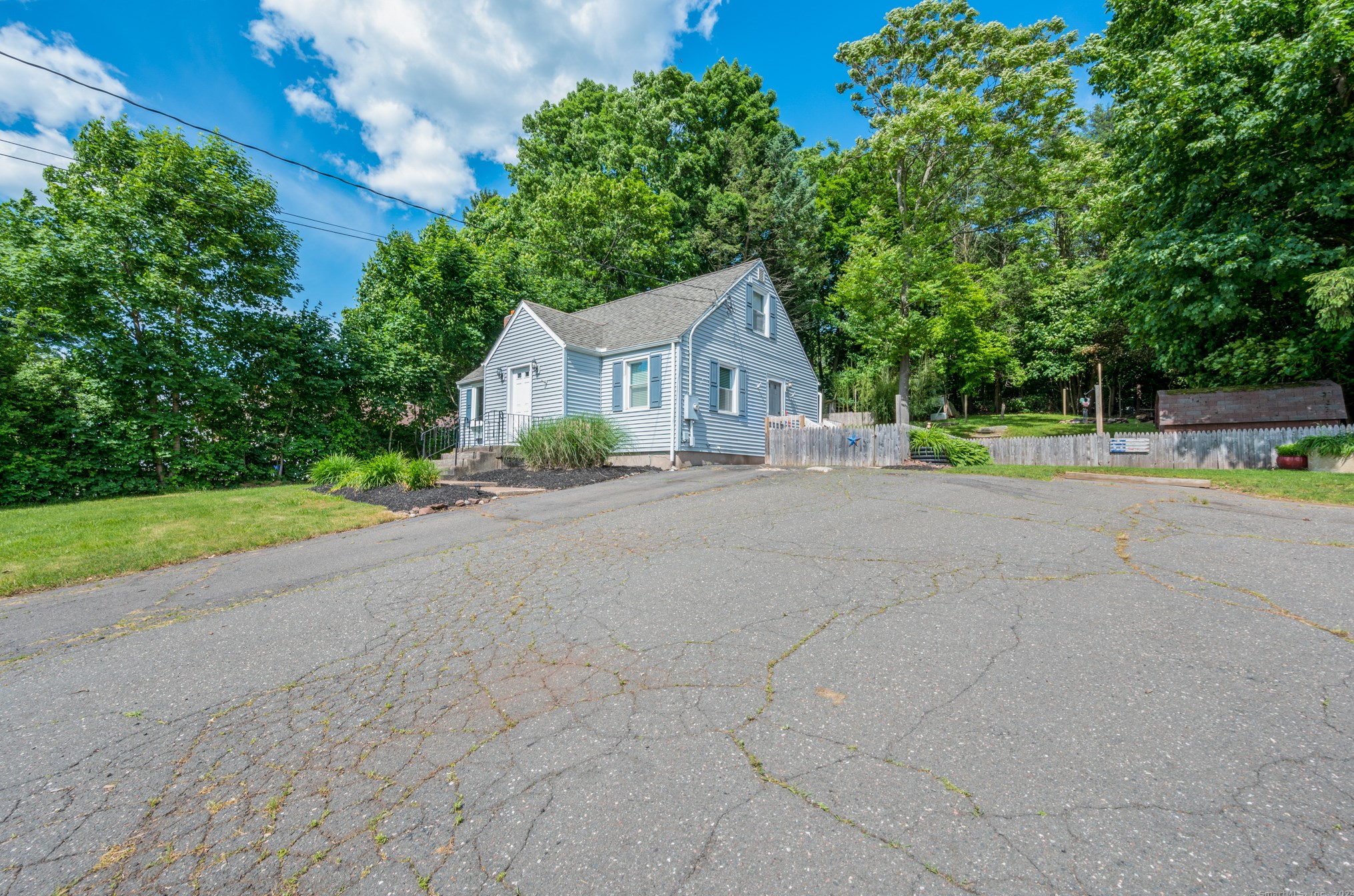 55 West Rd, Ellington, CT 06029