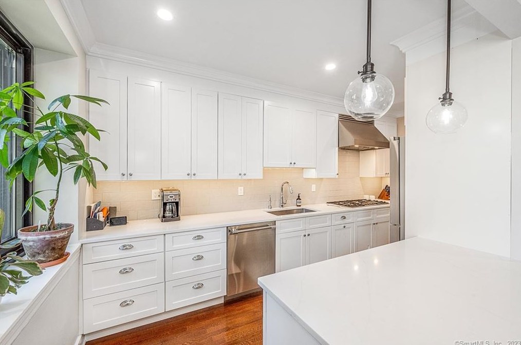 47 Lafayette Pl #1i, Greenwich, CT 06830