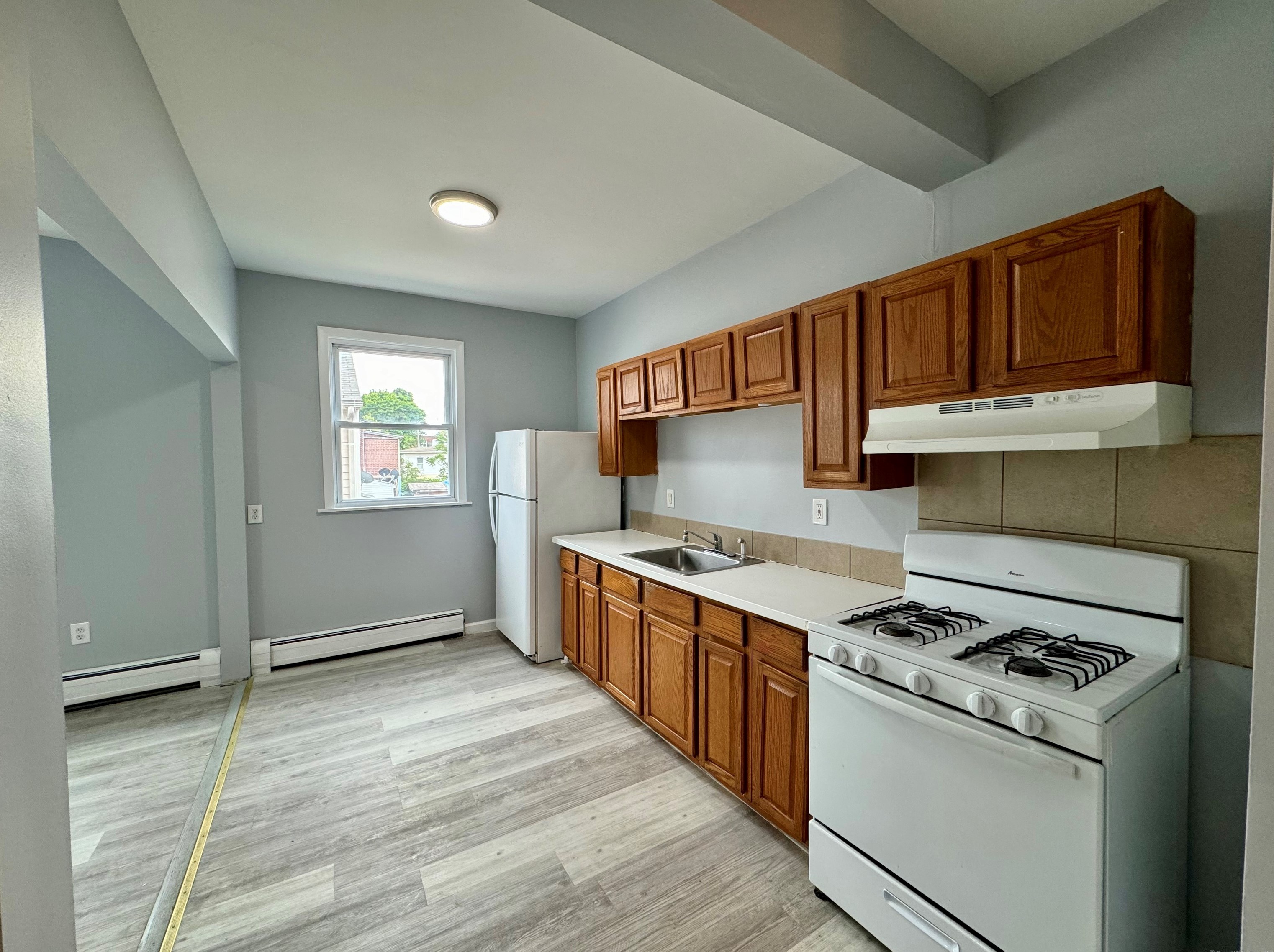 855 Kossuth St, Bridgeport, CT 06608 exterior