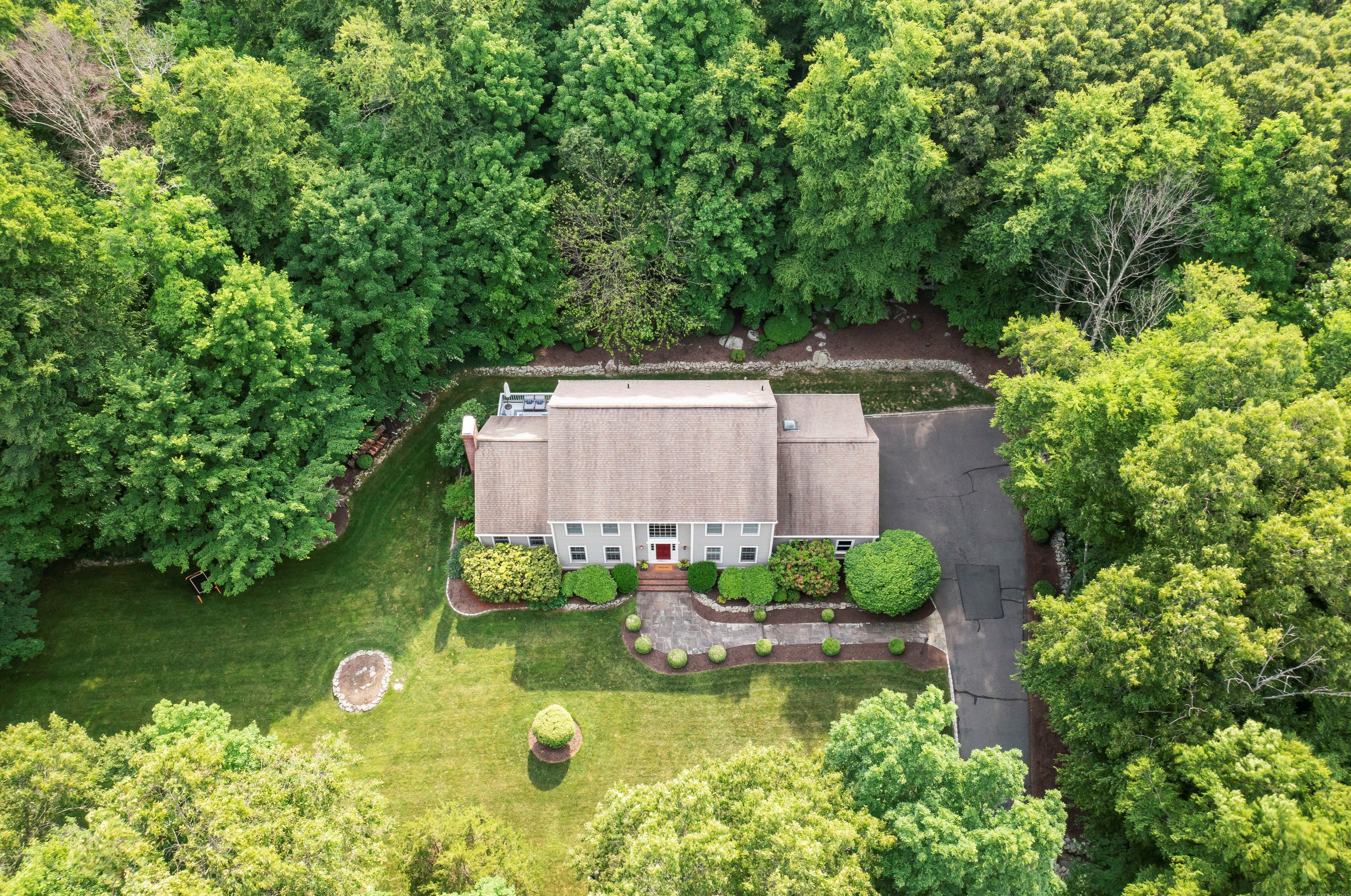 100 Boggs Hill Rd, Newtown, CT 06470