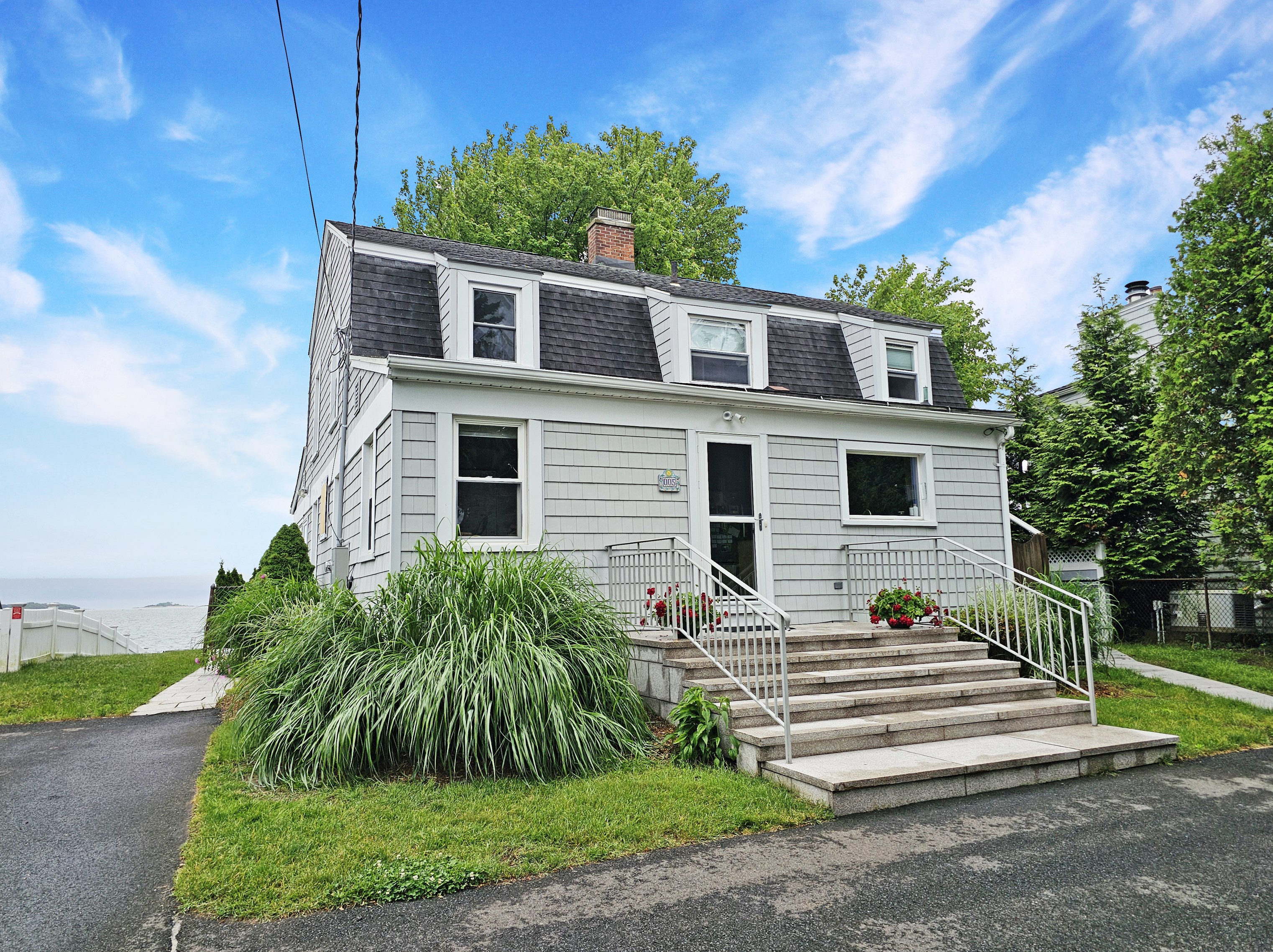 5 Tyler Ave, Branford, CT 06405 exterior