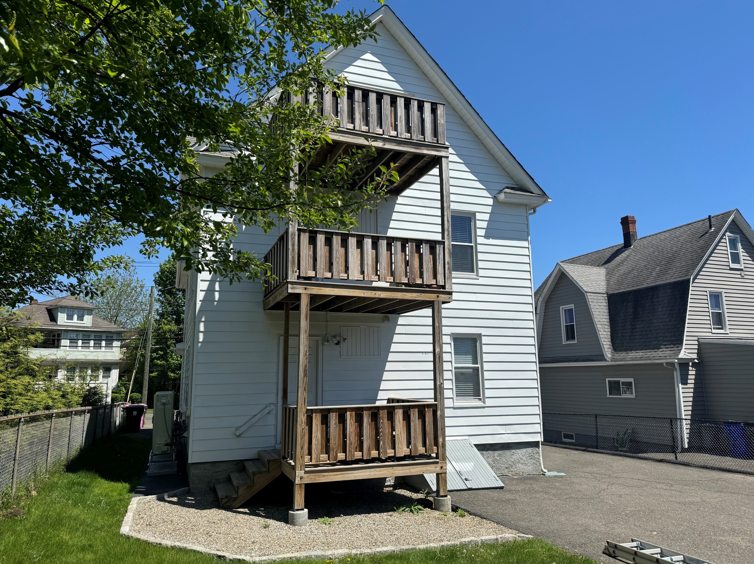 561 Black Rock Tpke, Fairfield CT  06825-4742 exterior