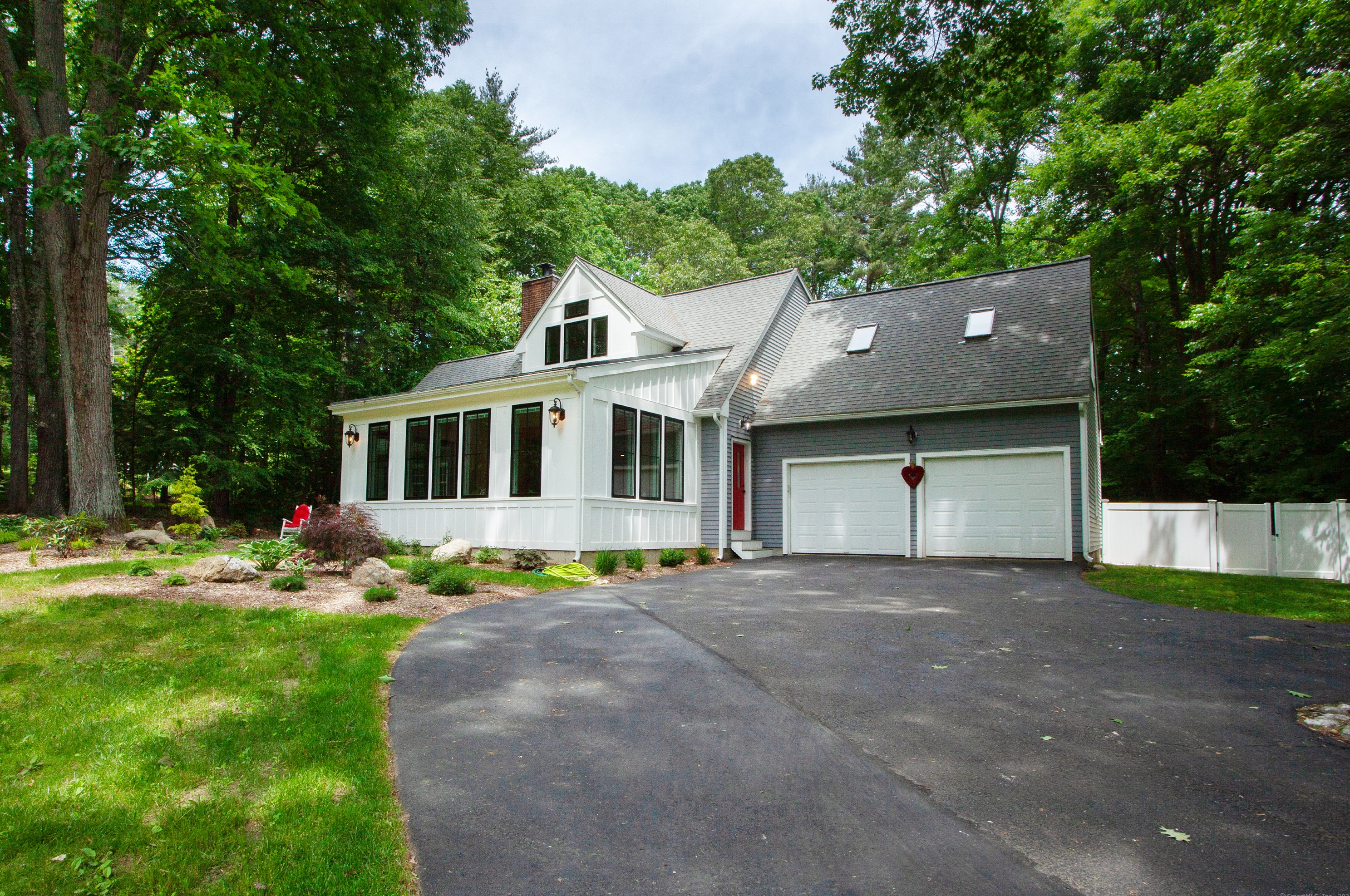 14 Greenwood Rd, North Granby, CT 06060-1322