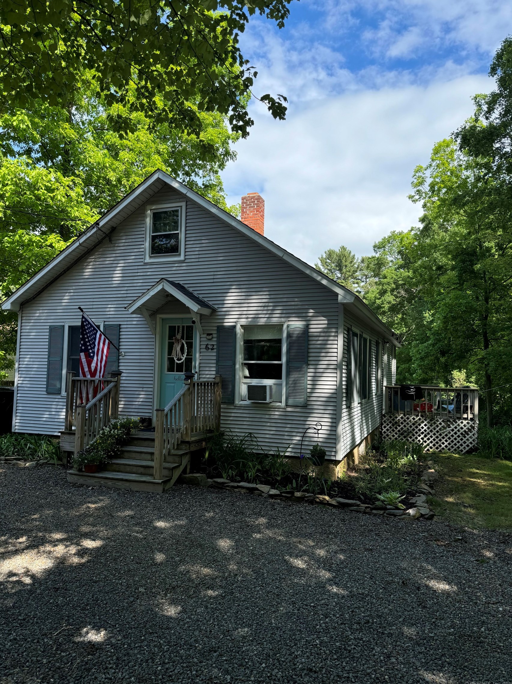 62 Eastford Rd, Eastford, CT 06242-9411