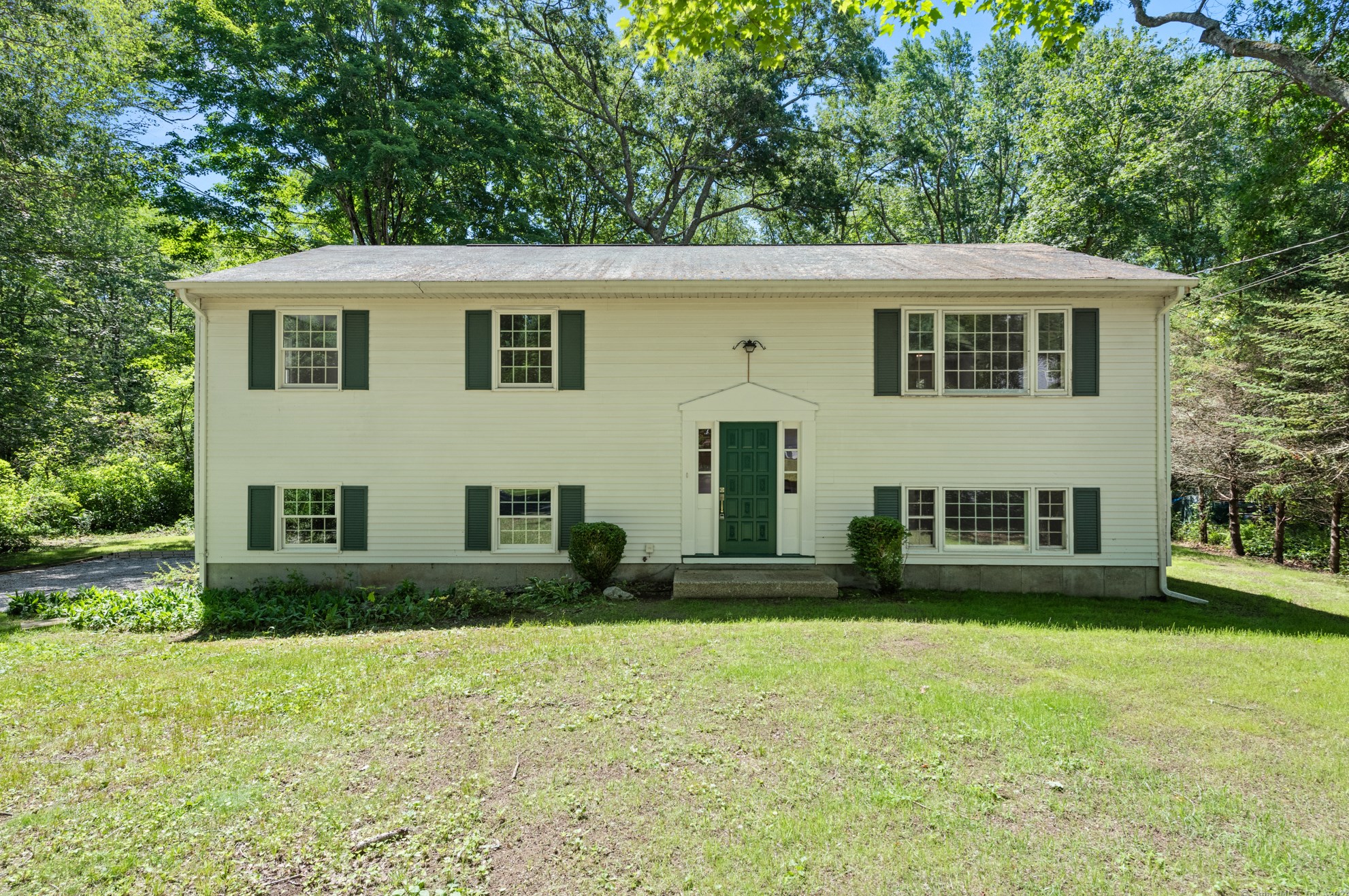 30 Latimer Dr, East Lyme, CT 06333-1325