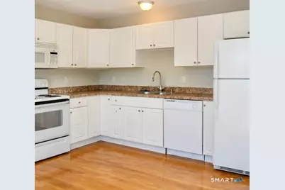 108 Mohican Avenue #6, Waterbury, CT 06708 - Photo 4